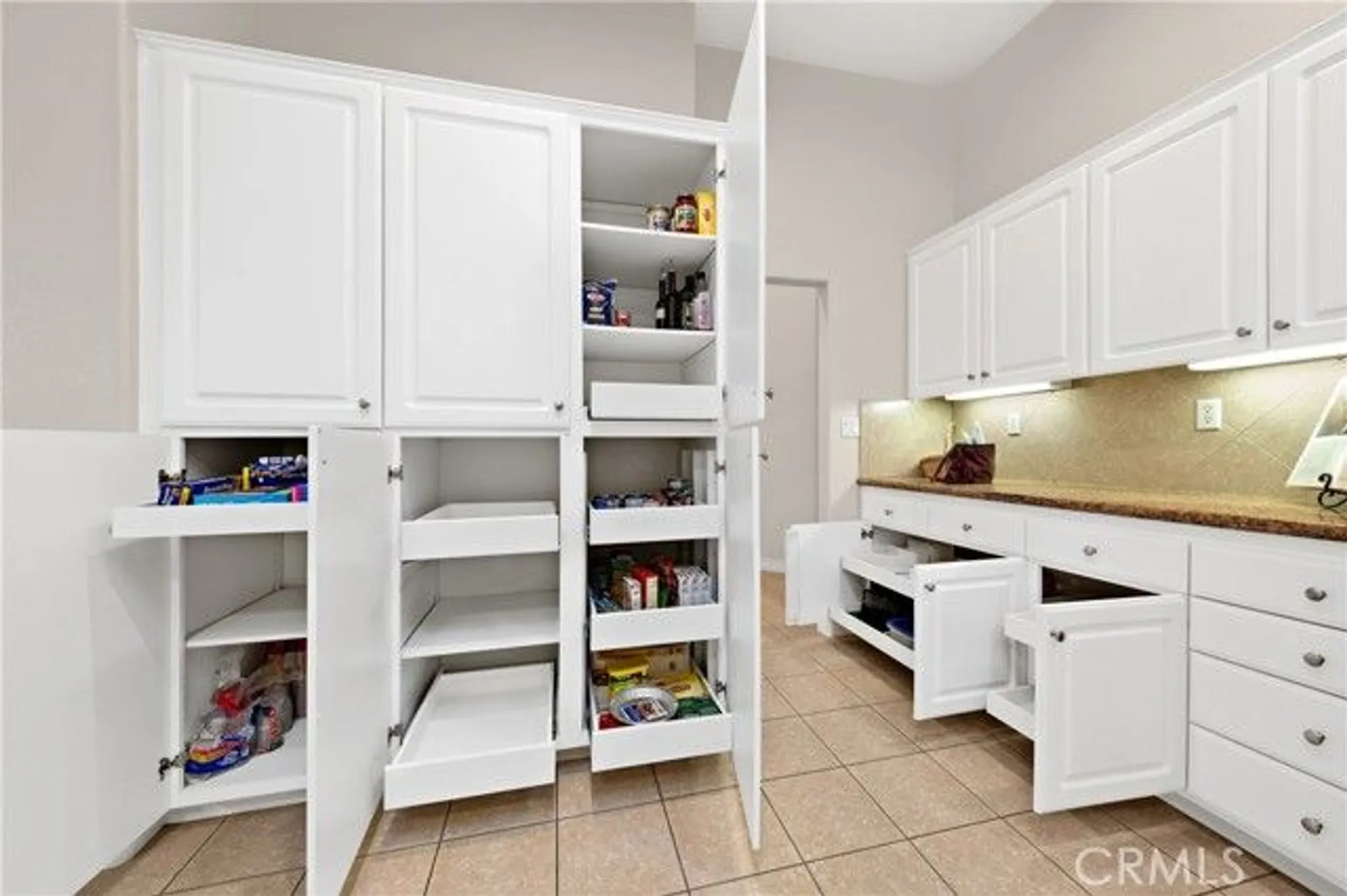 Property Slideshow image 13 of 47 | 39980 corte calanova, Murrieta, CA, 92562