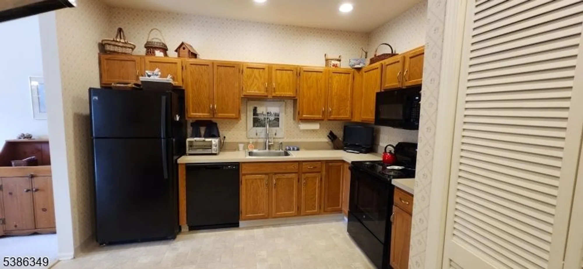 Property Slideshow image 7 of 18 | 4 richmond roadsuite308 308, West Milford Twp., NJ, 07480