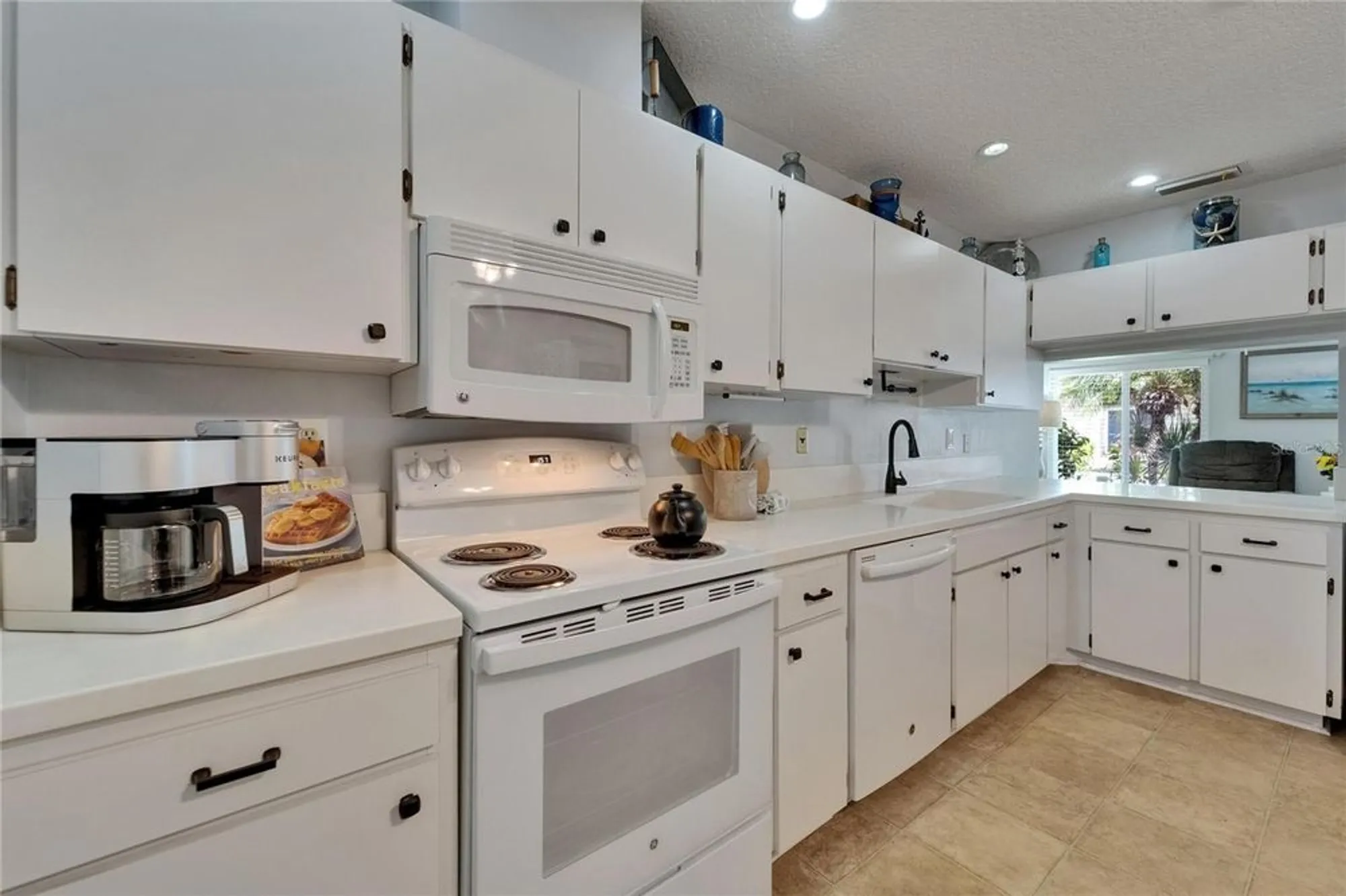 Property Slideshow image 19 of 45 | 1349 new bedford dr # 6, Sun City Center, FL, 33573