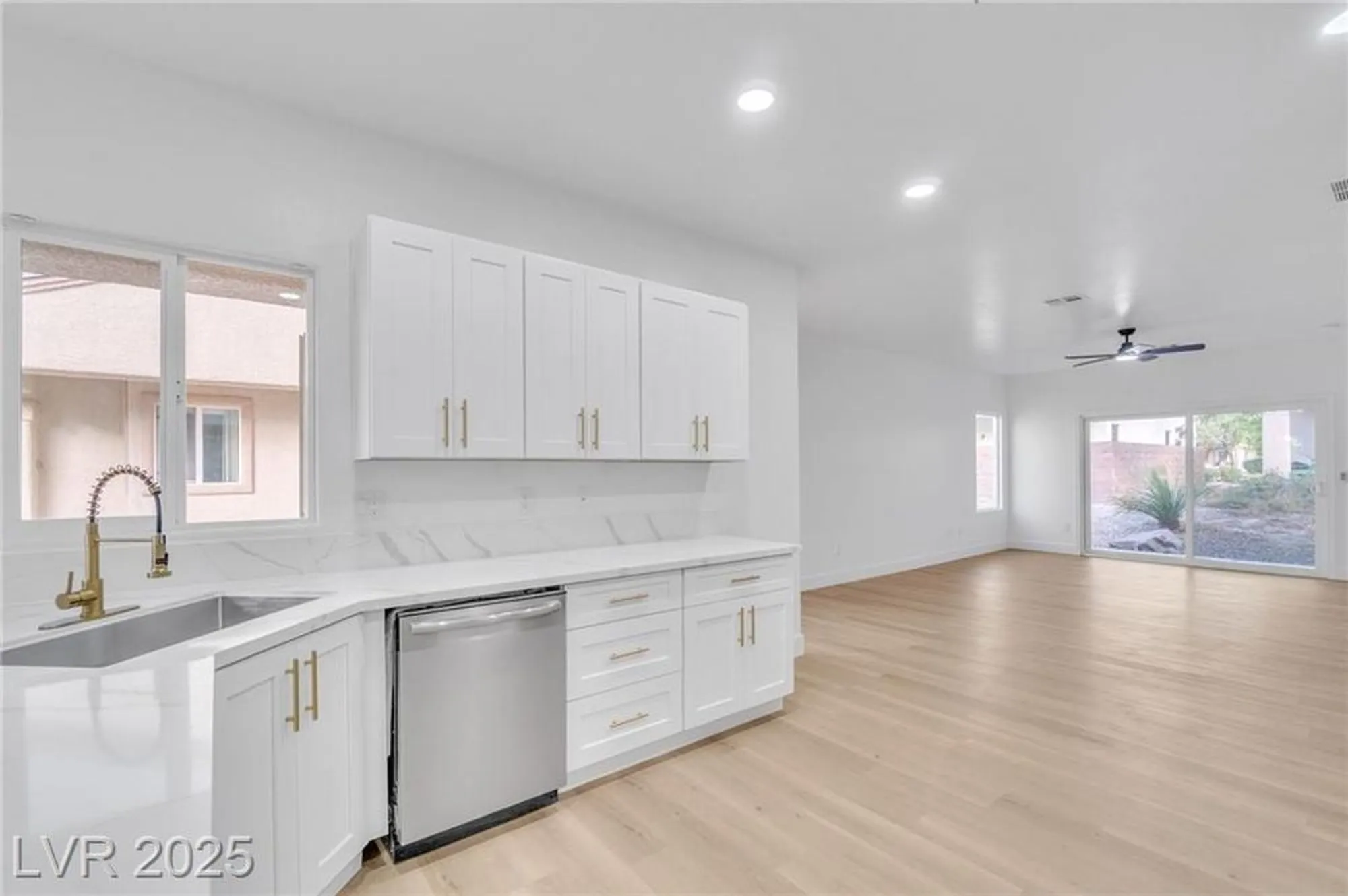 Property Slideshow image 10 of 32 | 3508 kittiwake rd, North Las Vegas, NV, 89084