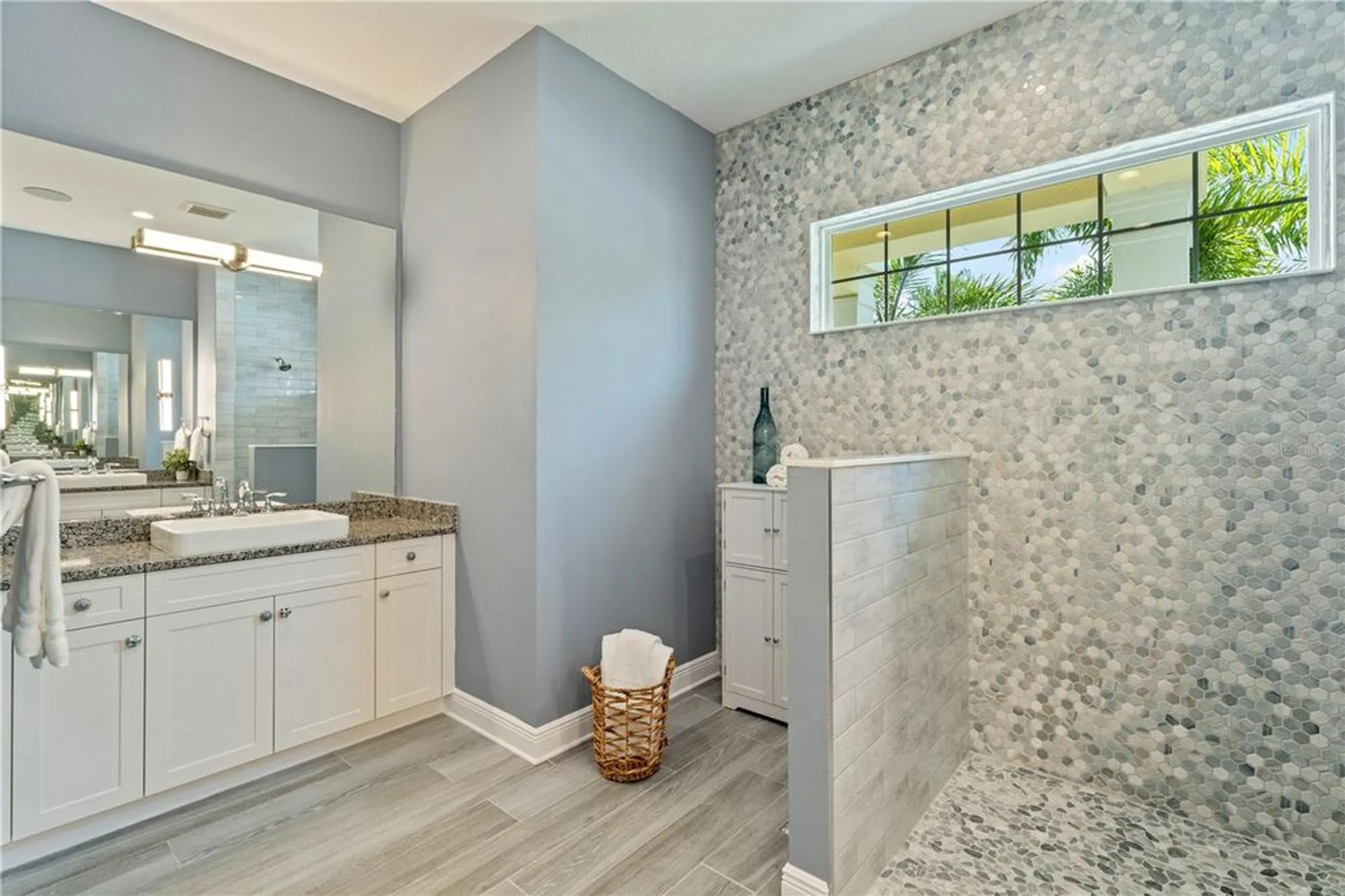 Property Slideshow image 12 of 95 | 708 manns harbor dr, Apollo Beach, FL, 33572