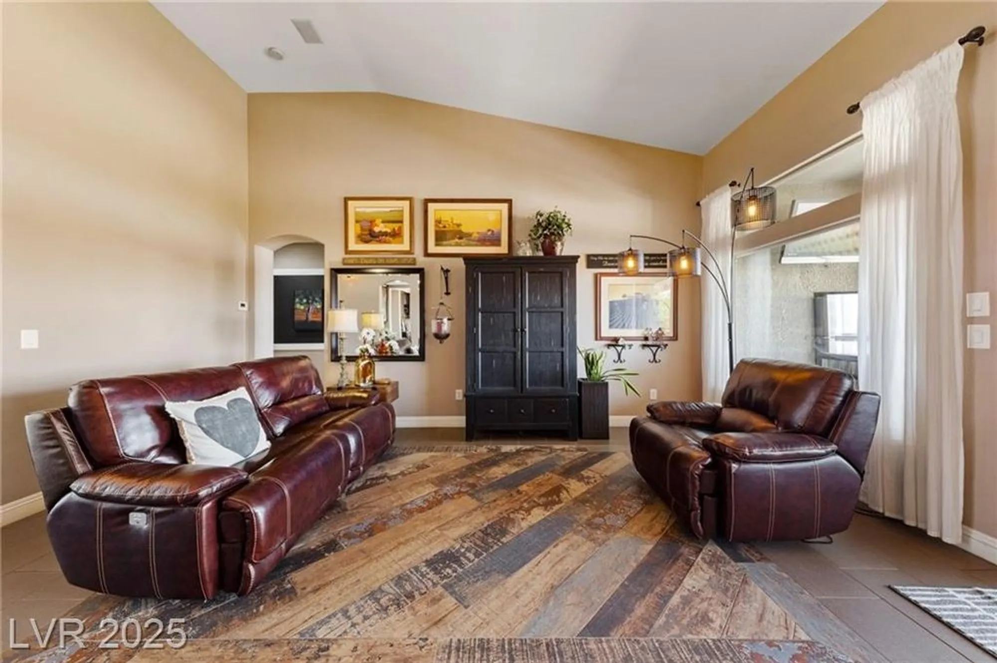 Property Slideshow image 26 of 69 | 2616 faiss dr, Las Vegas, NV, 89134