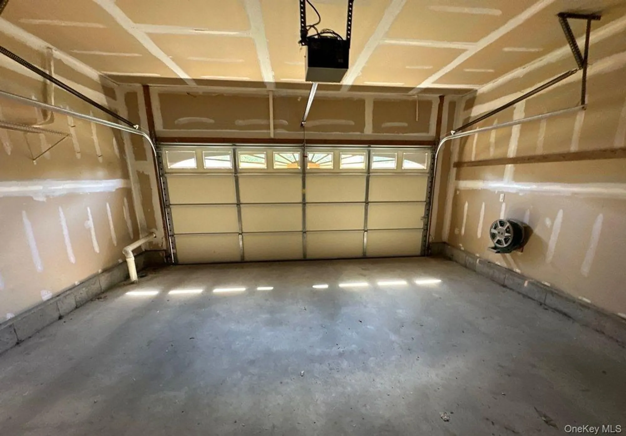 Property Slideshow image 14 of 16 | 68 louden loop, Mount Sinai, NY, 11766