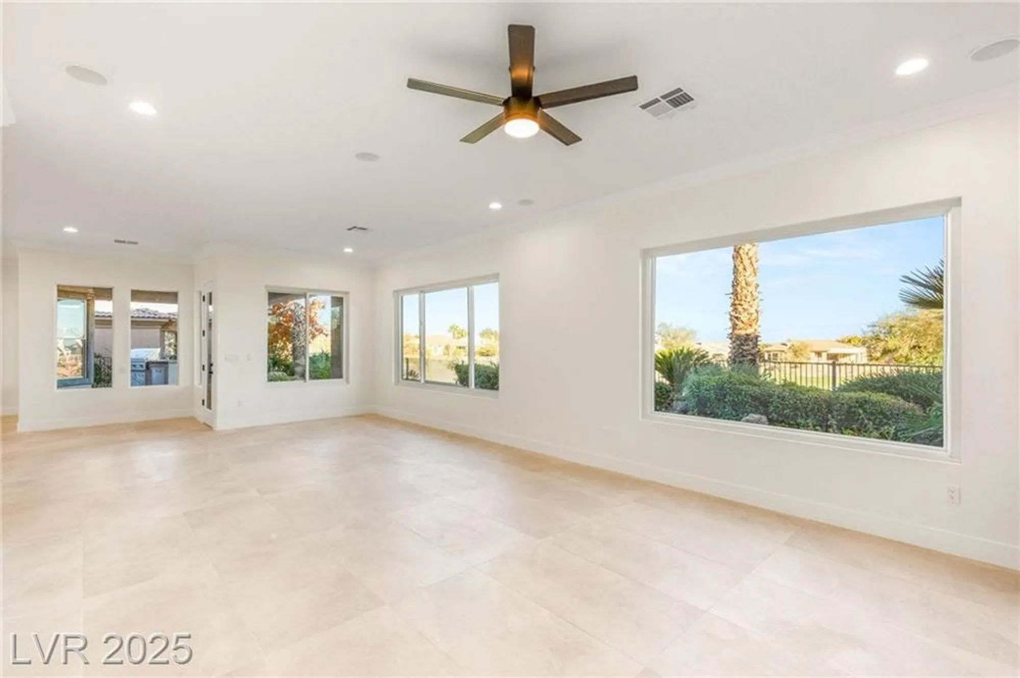 Property Slideshow image 15 of 66 | 4754 riva de romanza st, Las Vegas, NV, 89135