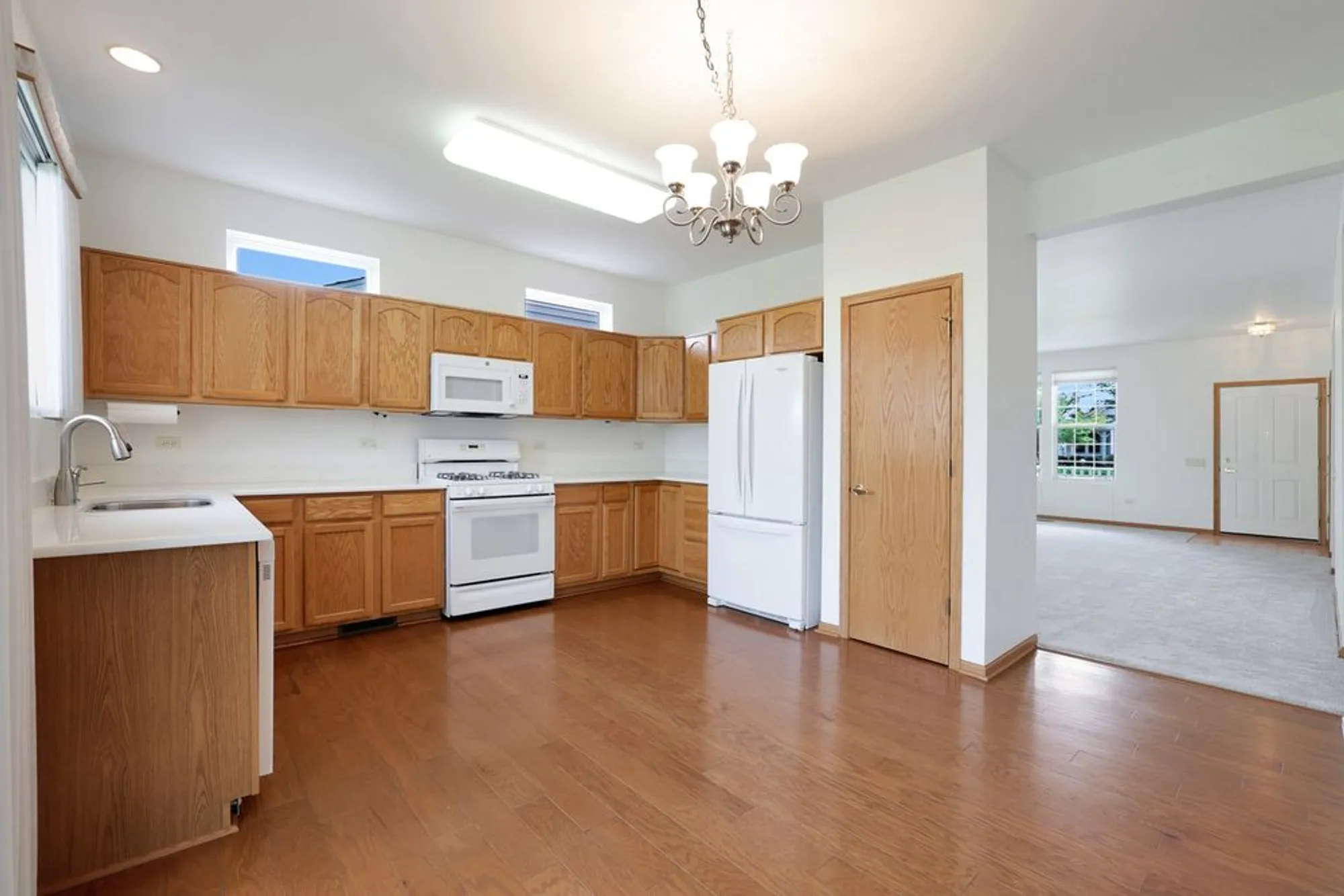 Property Slideshow image 12 of 43 | 12250 songbird ln, Huntley, IL, 60142