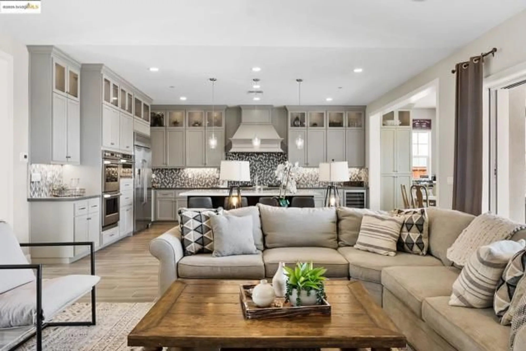 Property Slideshow image 16 of 54 | 1890 late harvest ct, Brentwood, CA, 94513