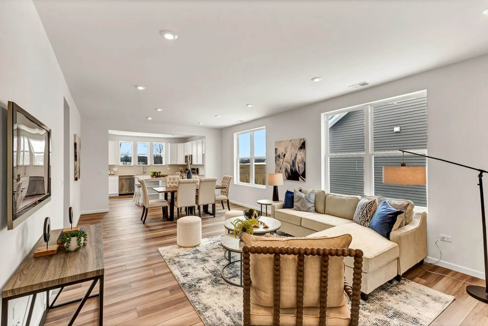 Property Slideshow image 4 of 12 | 2813 spring cir s, Lindenhurst, IL, 60046