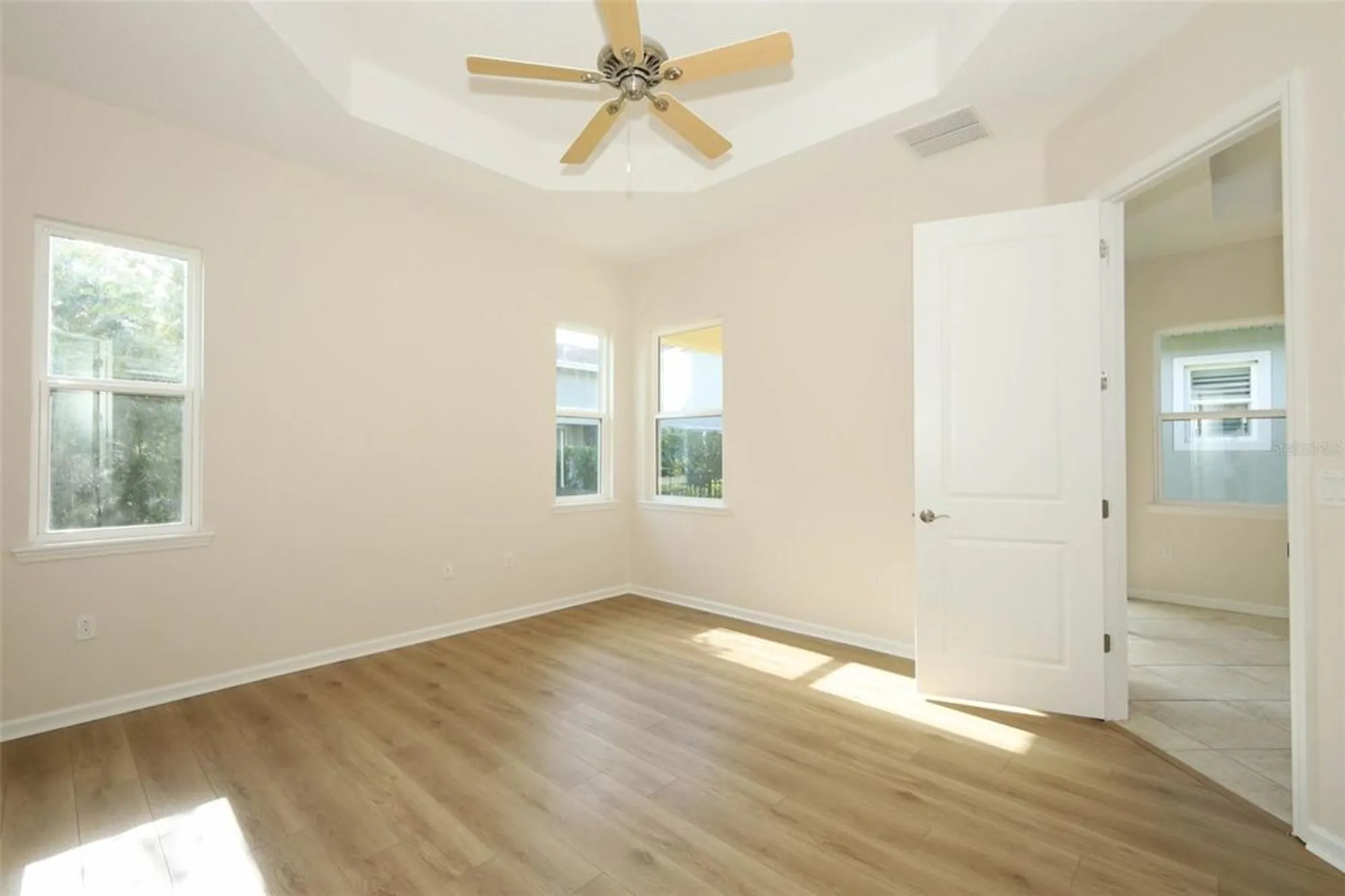 Property Slideshow image 18 of 43 | 1677 victoria gardens dr, Deland, FL, 32724