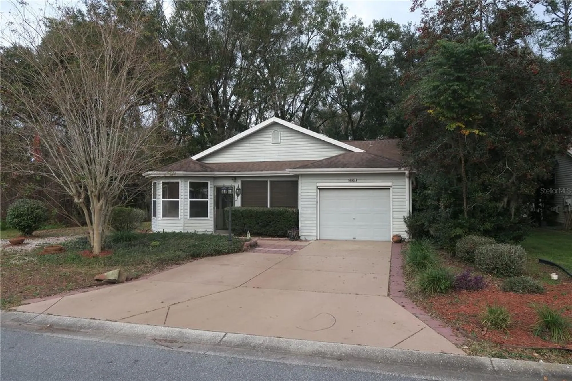 Property Slideshow image 1 of 72 | 32512 oak park dr, Leesburg, FL, 34748