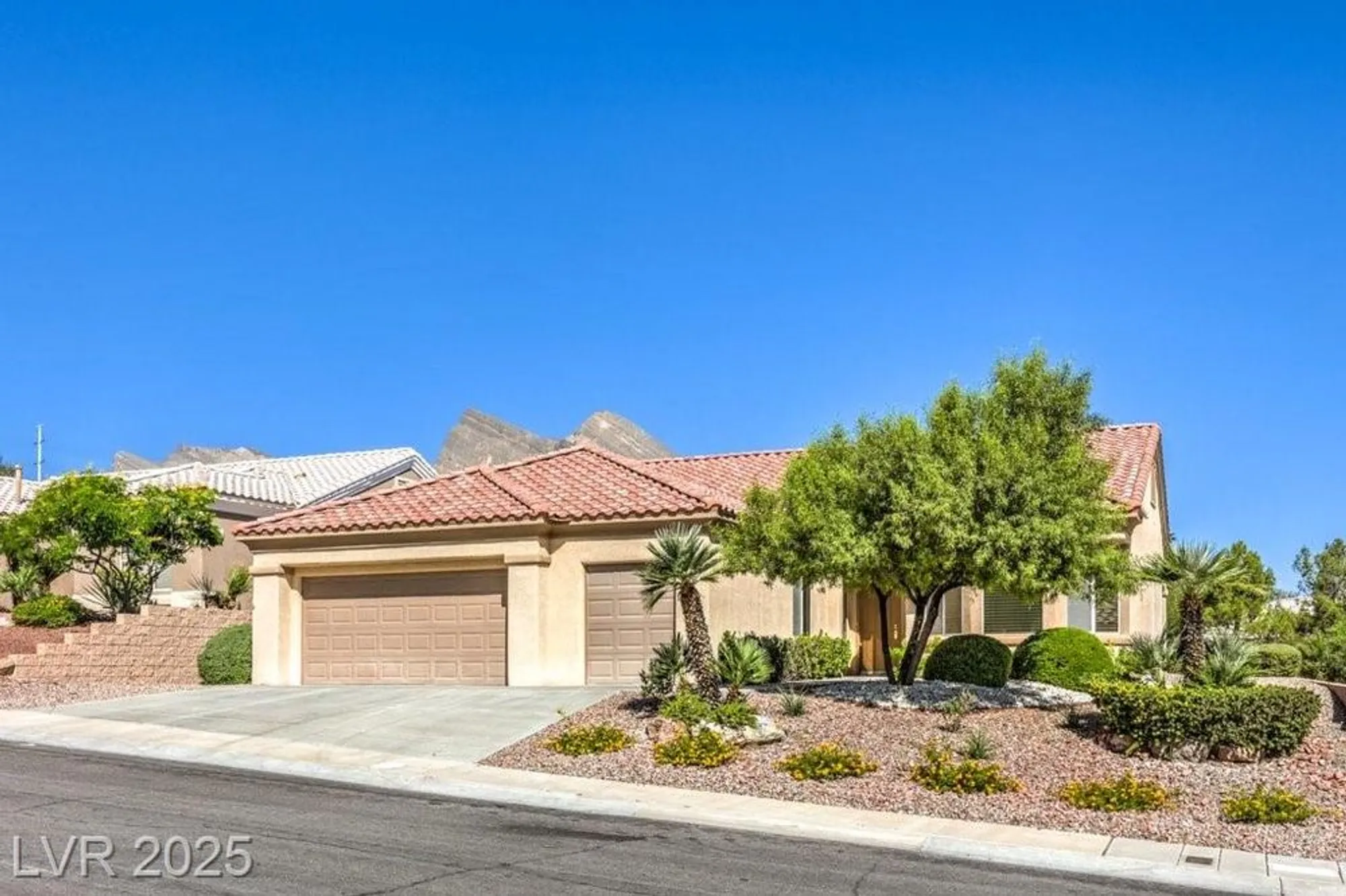 Property Slideshow image 2 of 39 | 11008 summers end ave, Las Vegas, NV, 89134