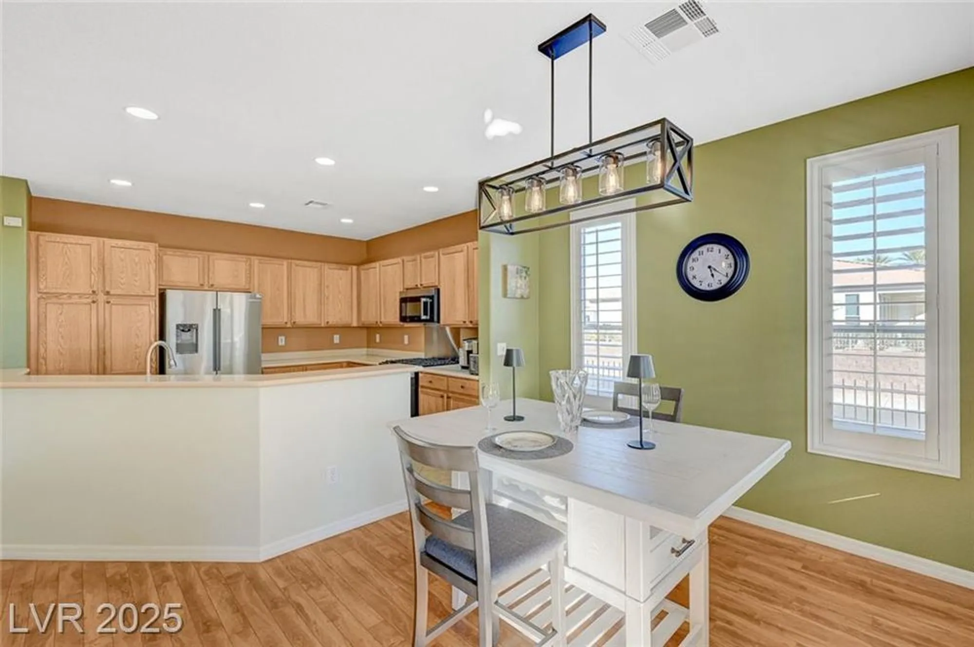 Property Slideshow image 14 of 72 | 4956 momenti st, Las Vegas, NV, 89135