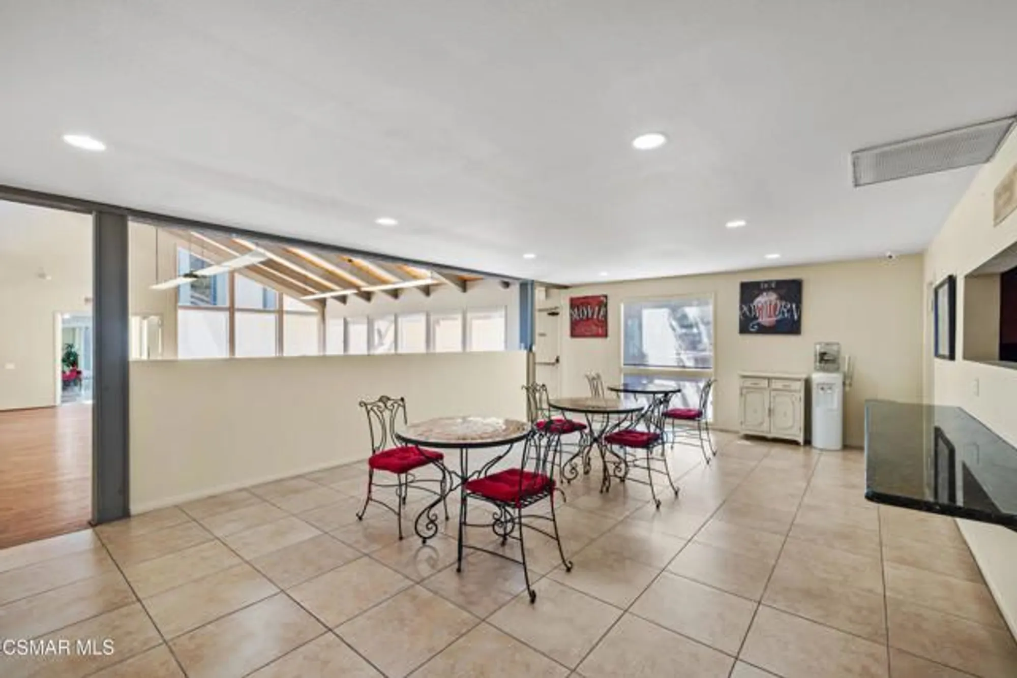 Property Slideshow image 53 of 62 | 224 oakleaf dr 105, Thousand Oaks, CA, 91360