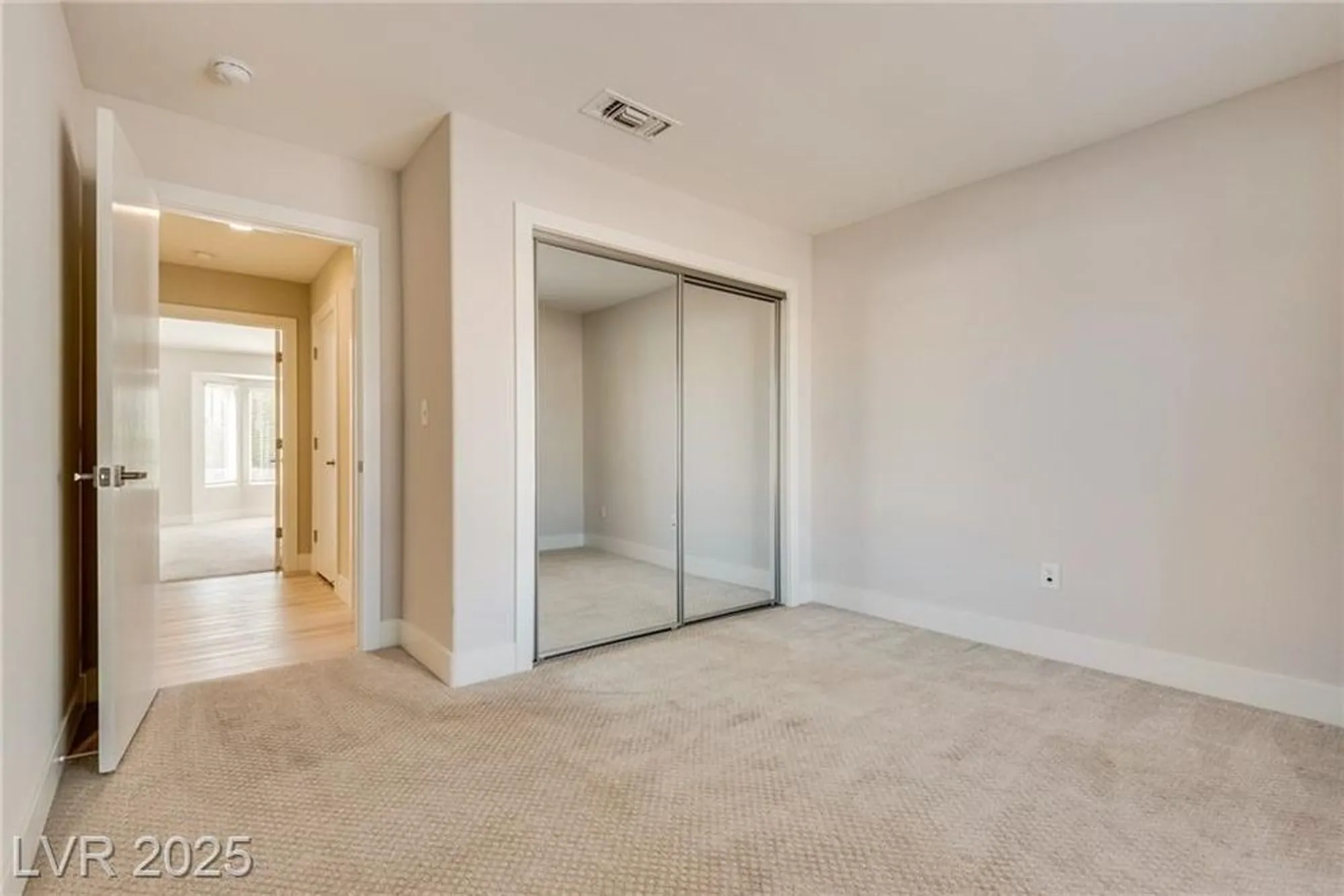 Property Slideshow image 18 of 44 | 2601 lotus hill dr, Las Vegas, NV, 89134