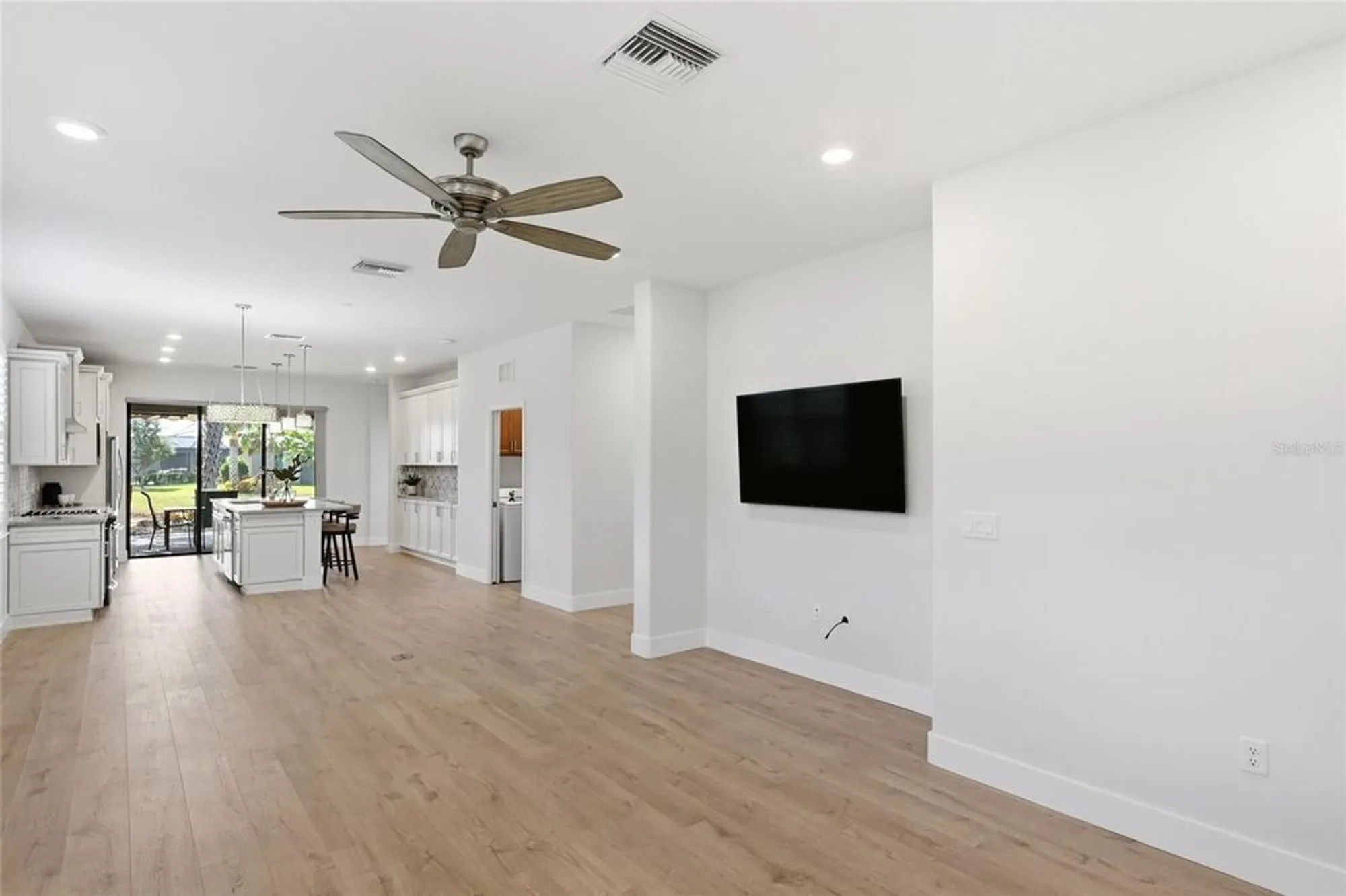 Property Slideshow image 10 of 56 | 17029 hampton falls ter, Bradenton, FL, 34202