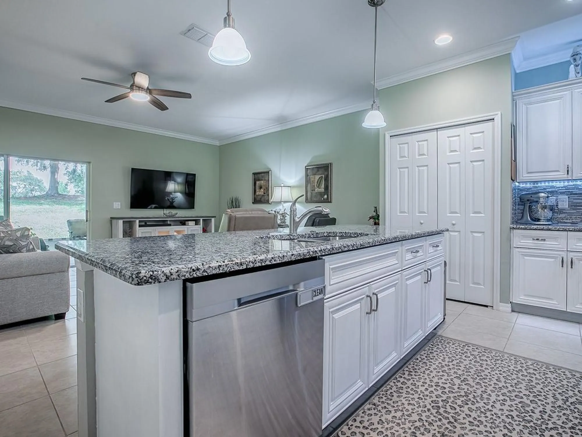 Property Slideshow image 9 of 37 | 26939 white plains way, Leesburg, FL, 34748