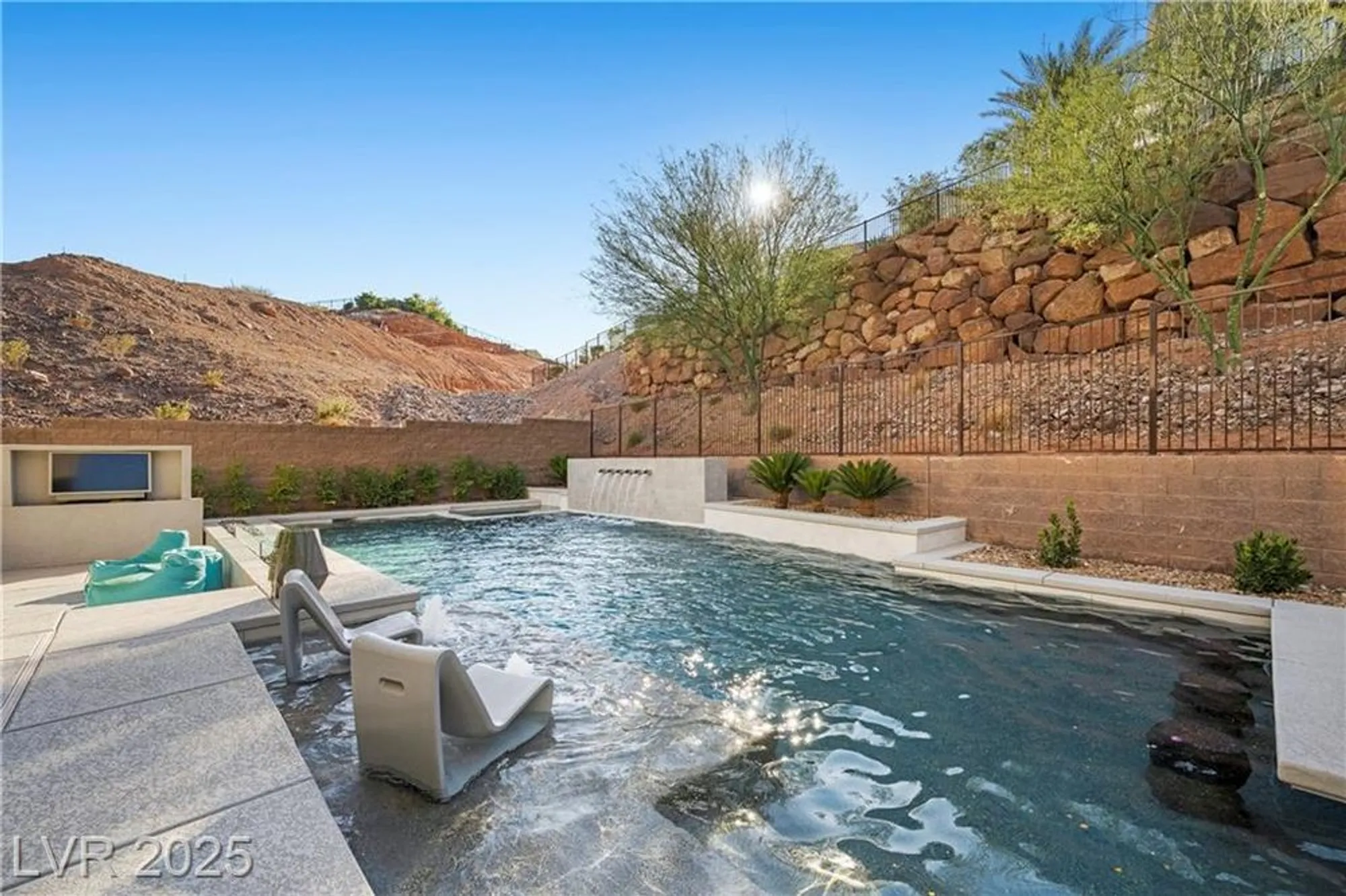 Property Slideshow image 80 of 99 | 5 highland cove ln, Henderson, NV, 89011