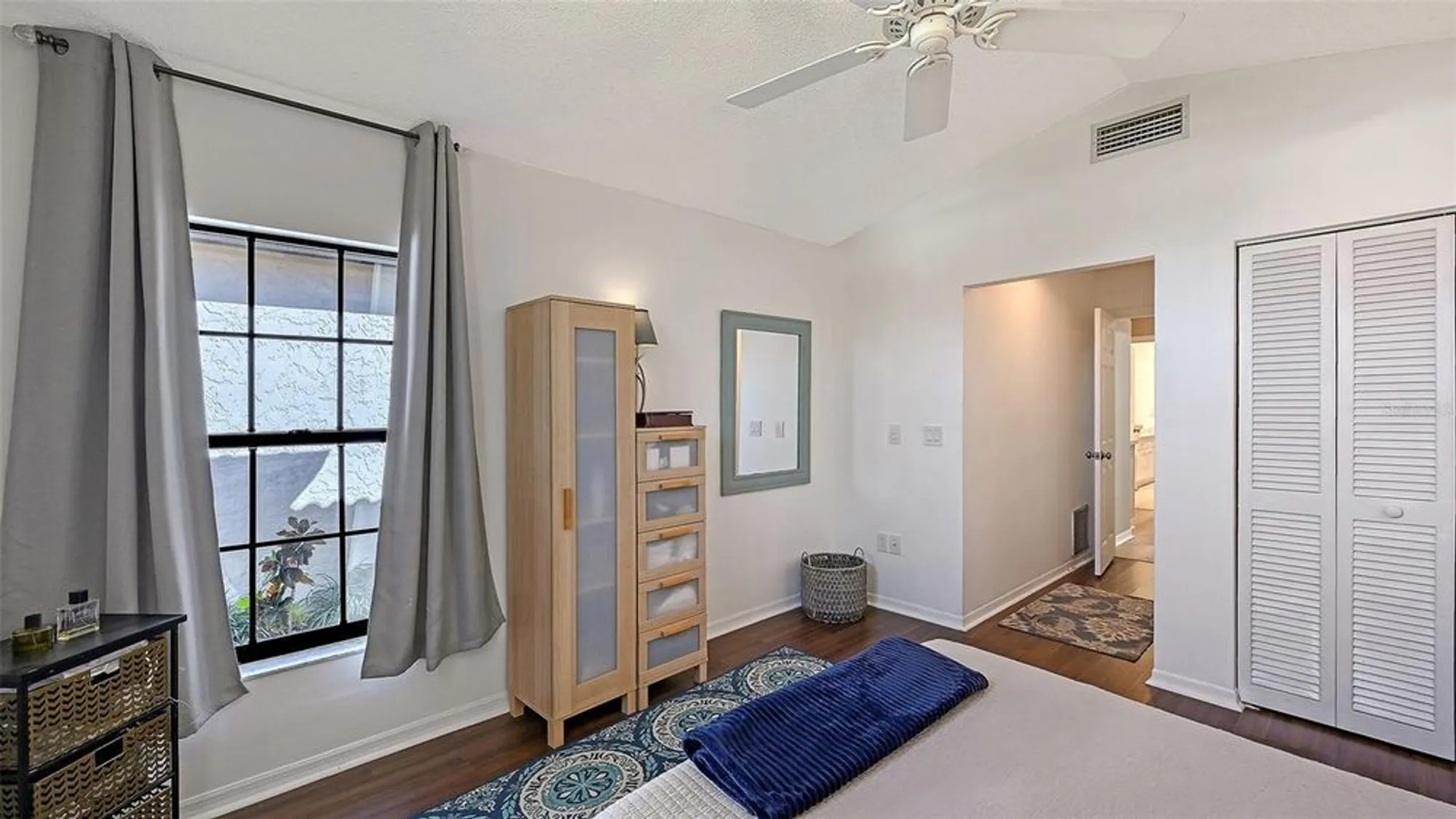 Property Slideshow image 31 of 49 | 7360 oak moss dr # 4, Sarasota, FL, 34241