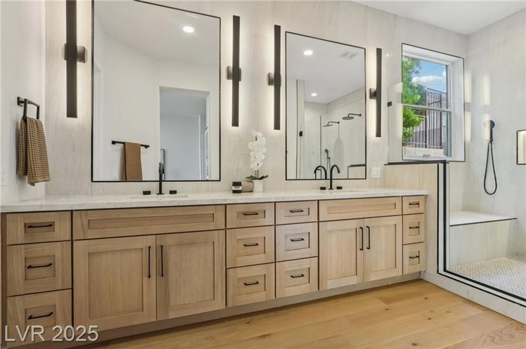 Property Slideshow image 38 of 82 | 2386 hardin ridge dr, Henderson, NV, 89052