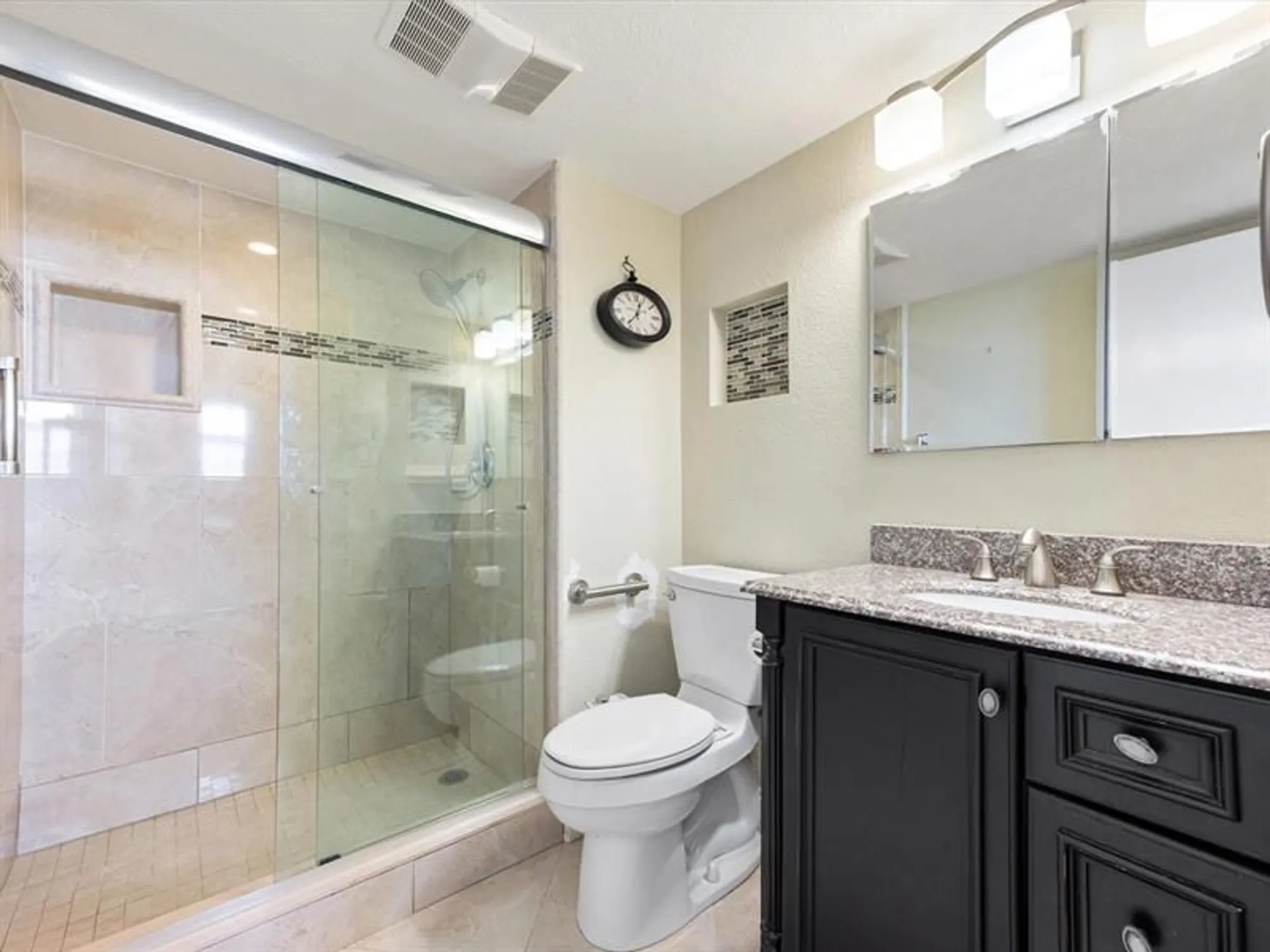 Property Slideshow image 17 of 42 | 9423 s hollybrook lake dr 309, Pembroke Pines, FL, 33025