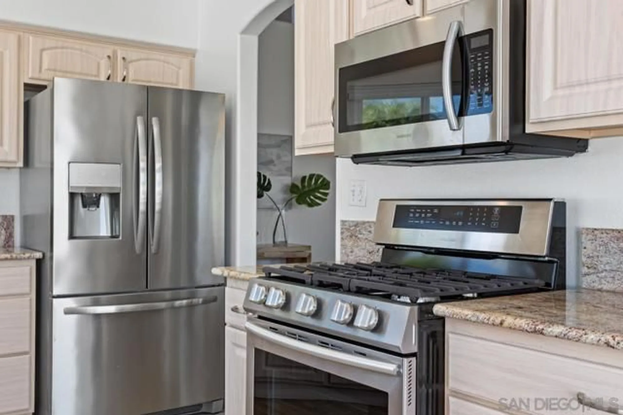 Property Slideshow image 19 of 45 | 3328 malta way, Oceanside, CA, 92056