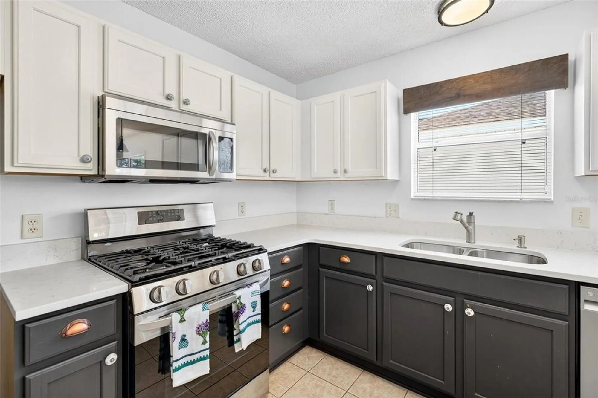 Property Slideshow image 12 of 57 | 2446 kenmore ln, The Villages, FL, 32162