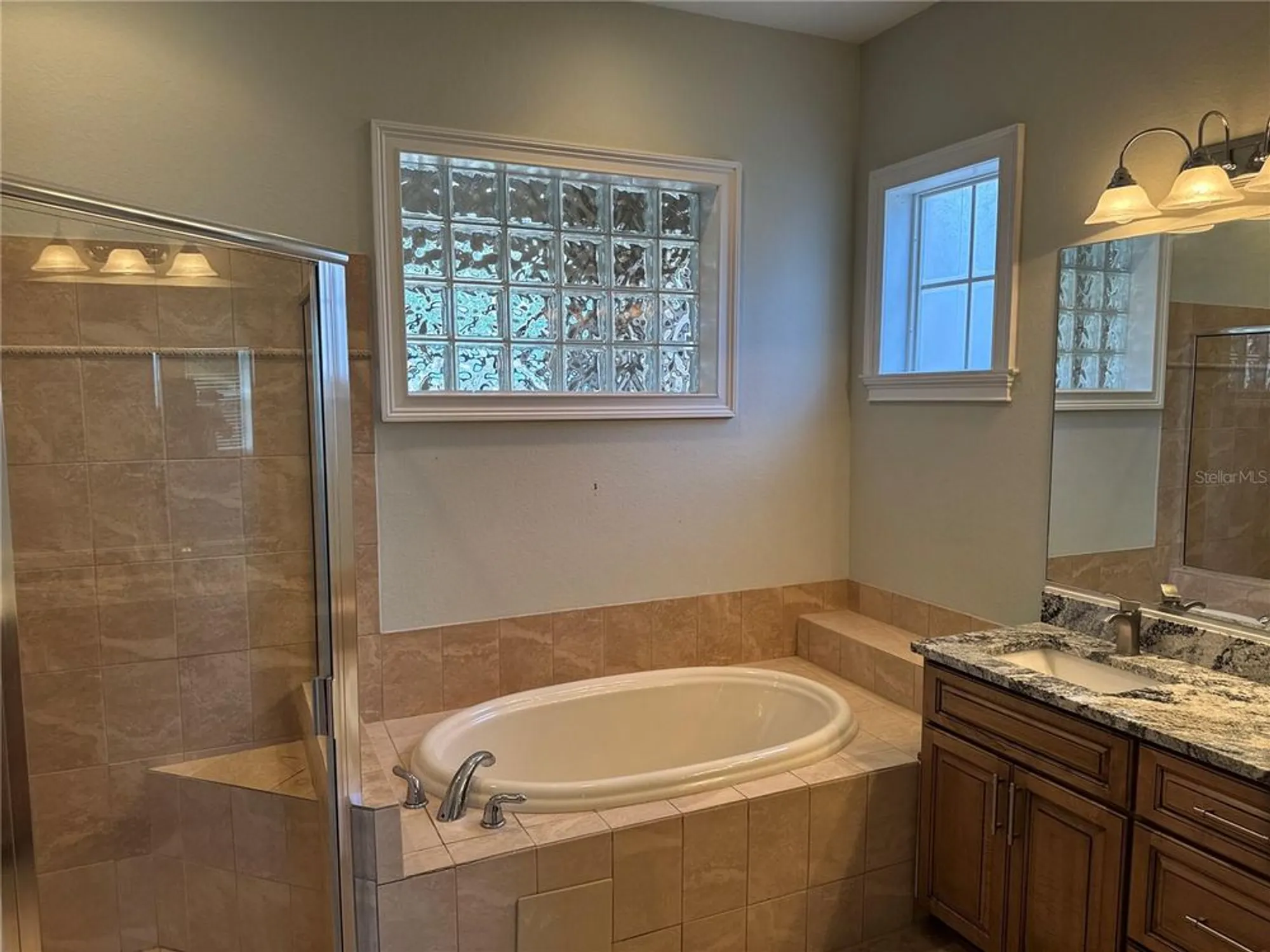 Property Slideshow image 14 of 29 | 832 king leon way, Sun City Center, FL, 33573