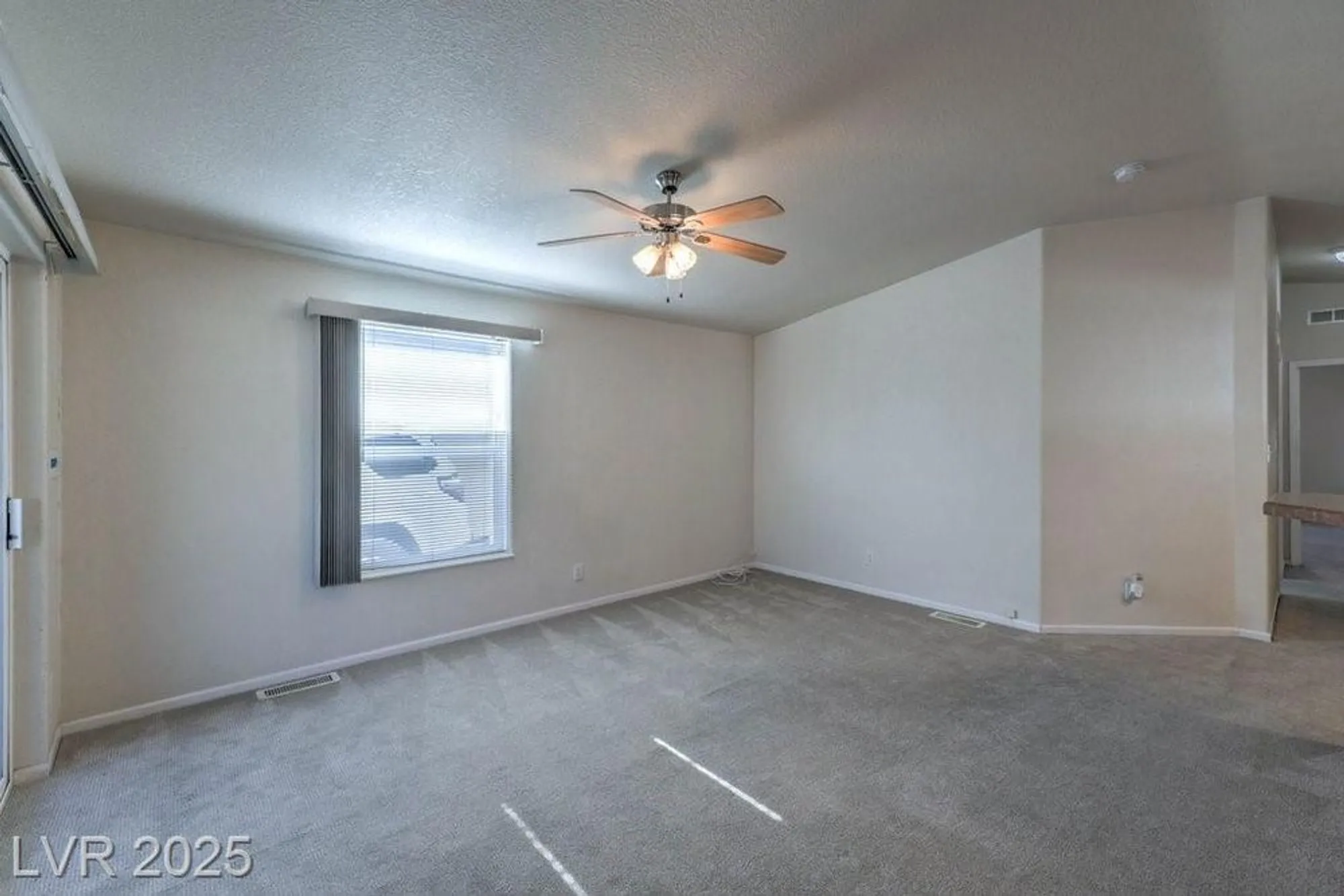 Property Slideshow image 29 of 44 | 581 montecito dr, Pahrump, NV, 89048