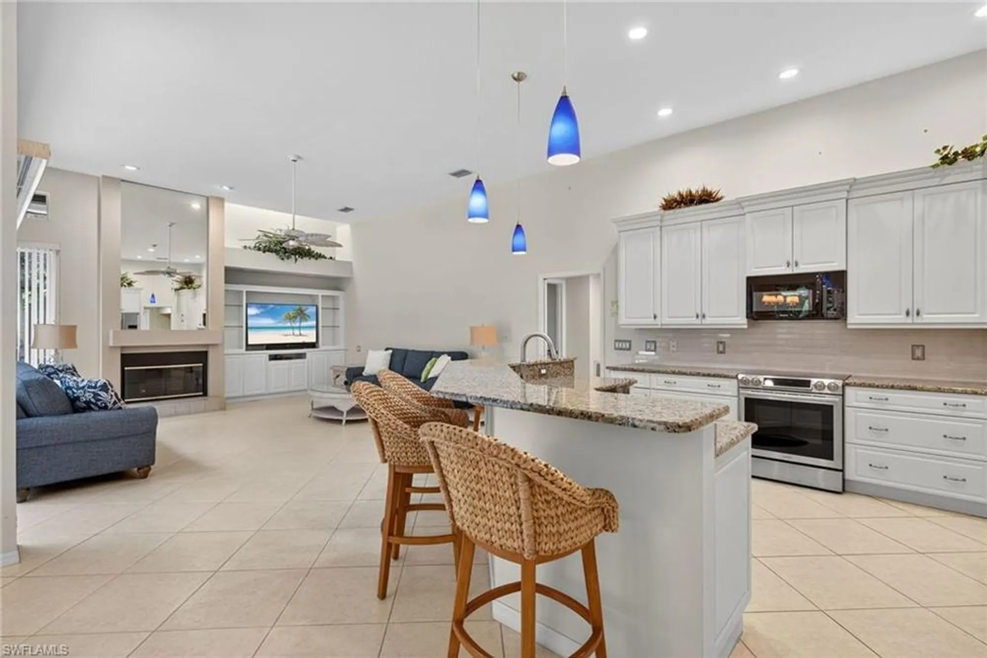 Property Slideshow image 8 of 44 | 3821 woodlake dr, Bonita Springs, FL, 34134