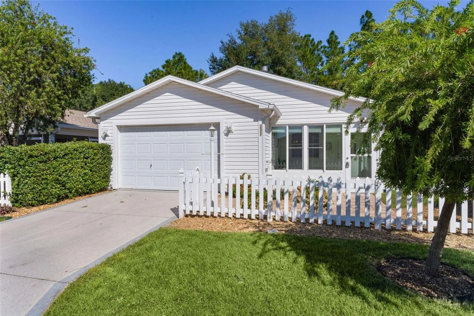 Property Slideshow image 33 of 38 | 297 emmalee pl, The Villages, FL, 32162