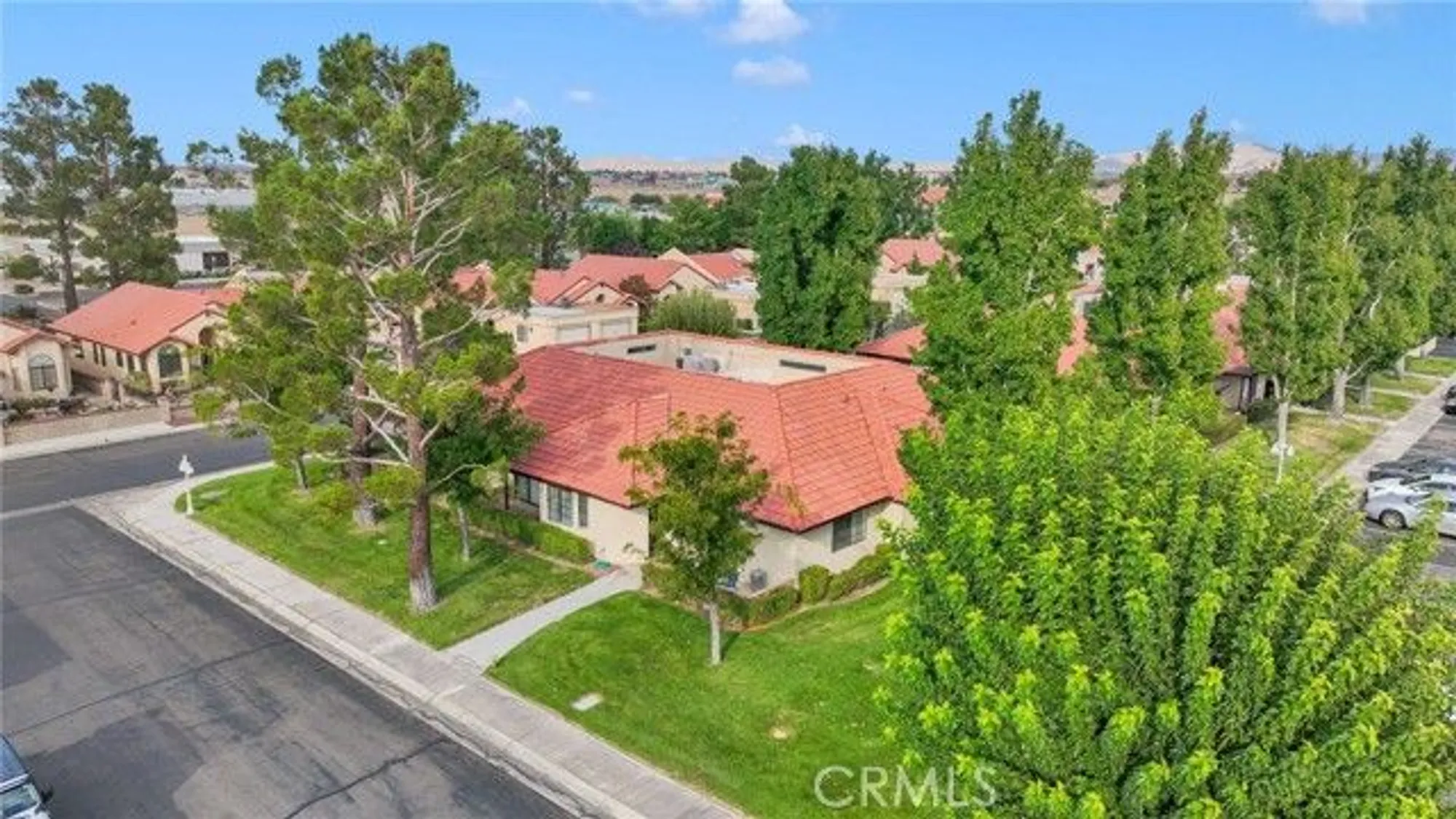 Property Slideshow image 30 of 36 | 19175 elm dr, Apple Valley, CA, 92308