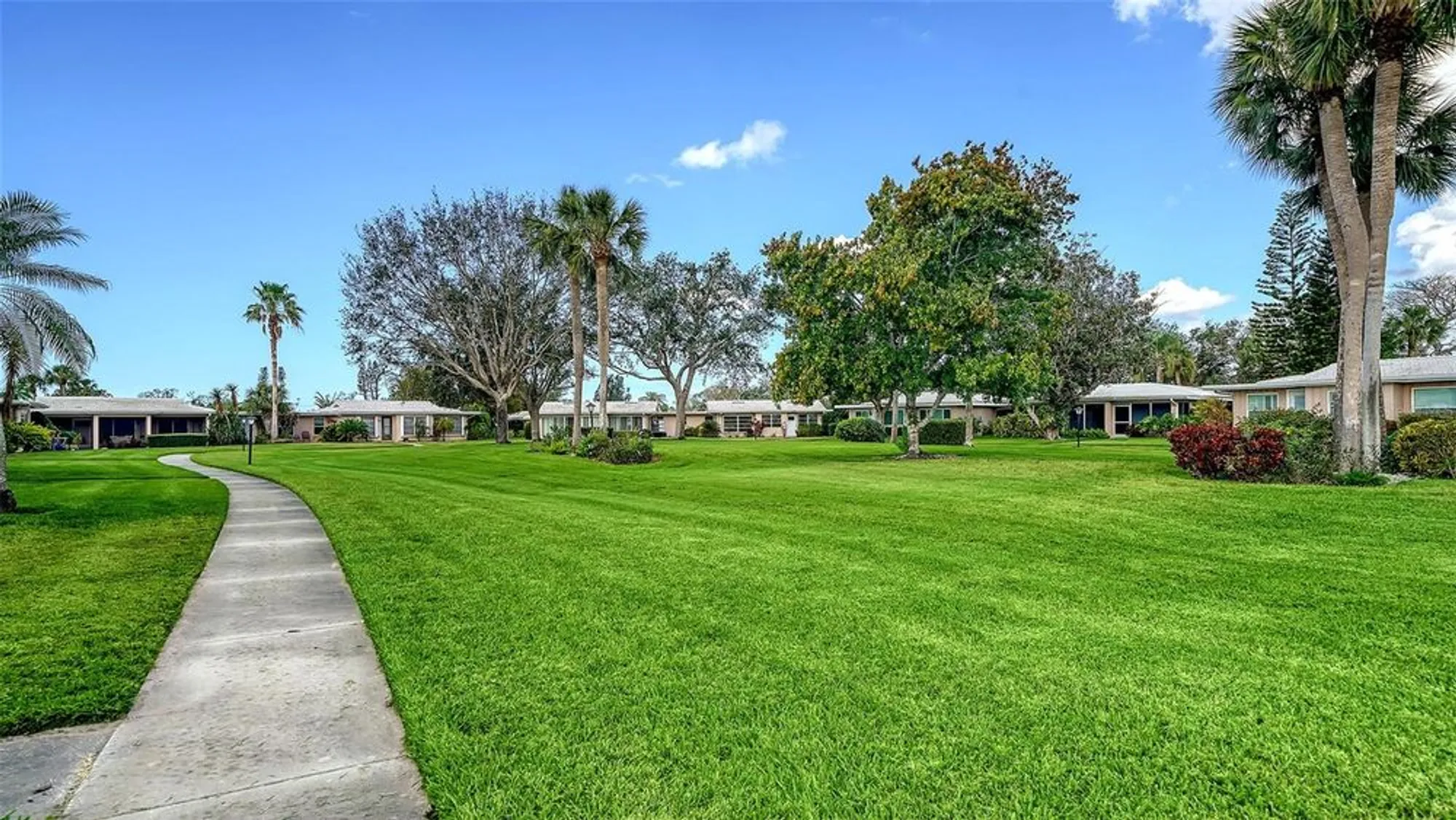 Property Slideshow image 46 of 78 | 3278 village green dr # 1024, Sarasota, FL, 34239