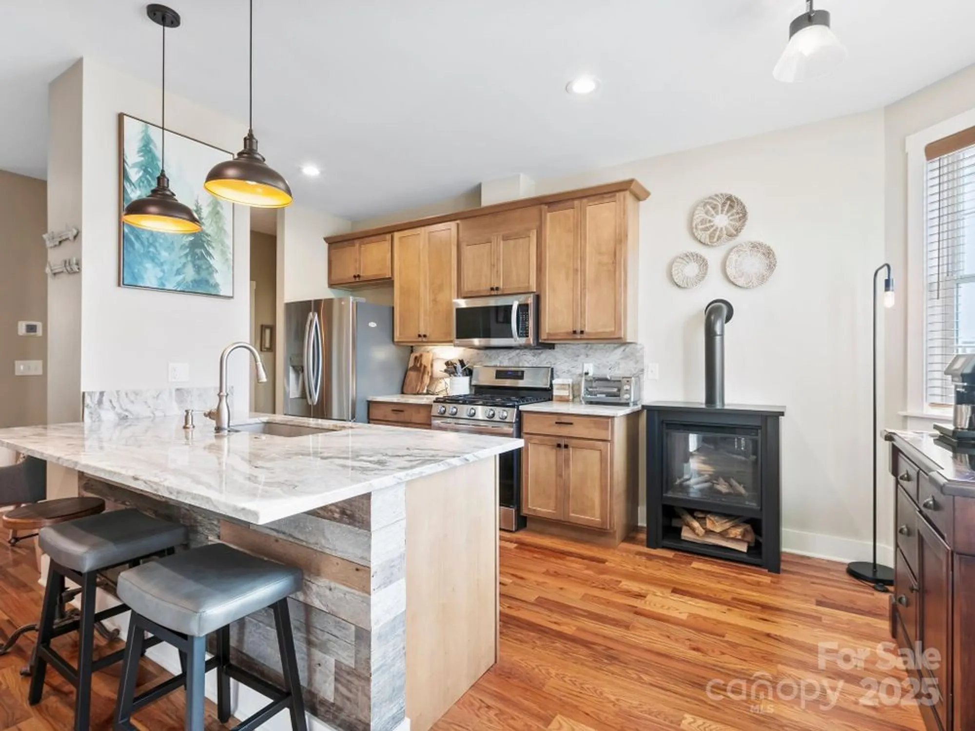 Property Slideshow image 8 of 34 | 371 beechnut dr, Hendersonville, NC, 28739