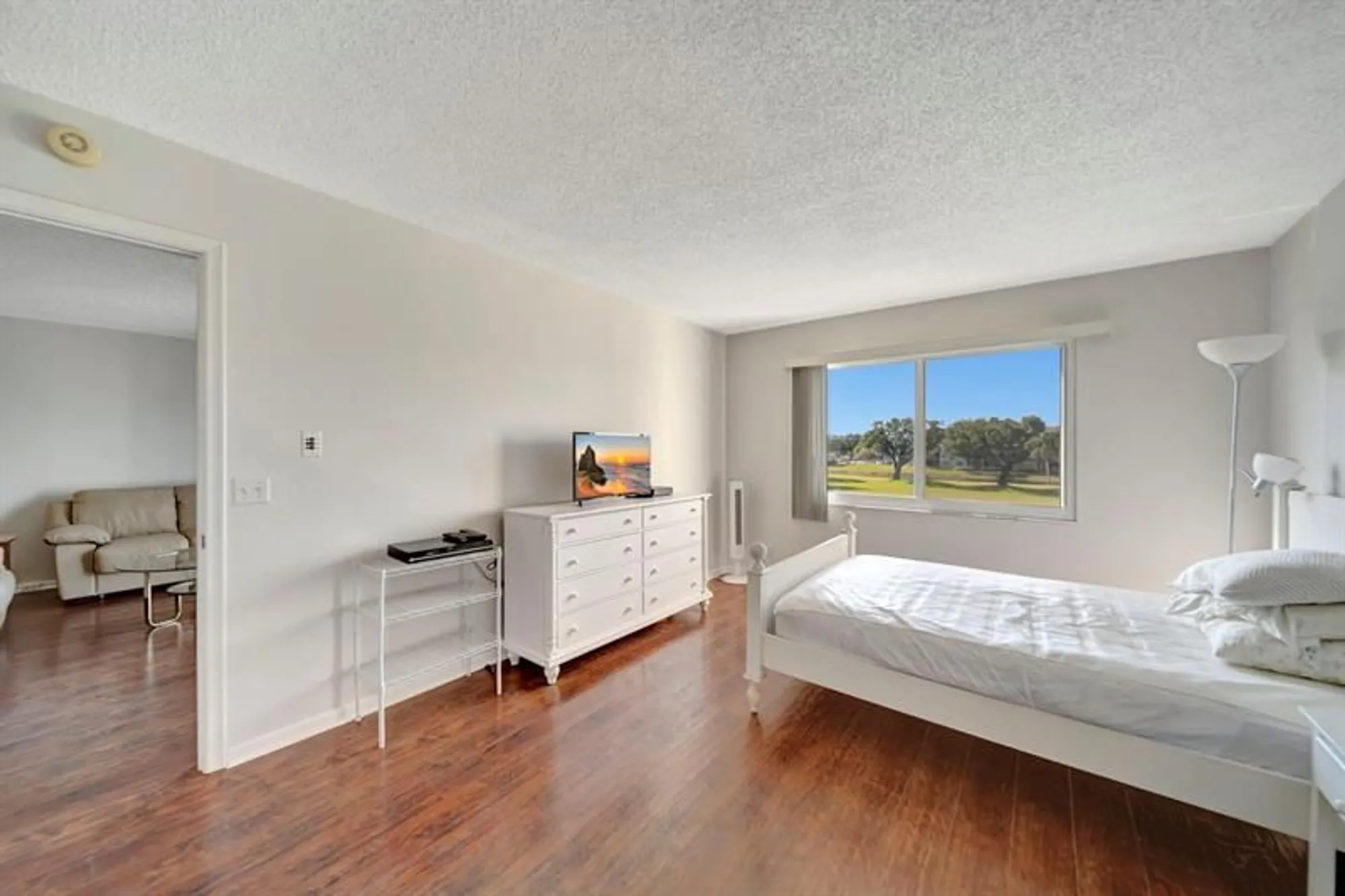 Property Slideshow image 28 of 54 | 900 sw 128th ave, Pembroke Pines, FL, 33027