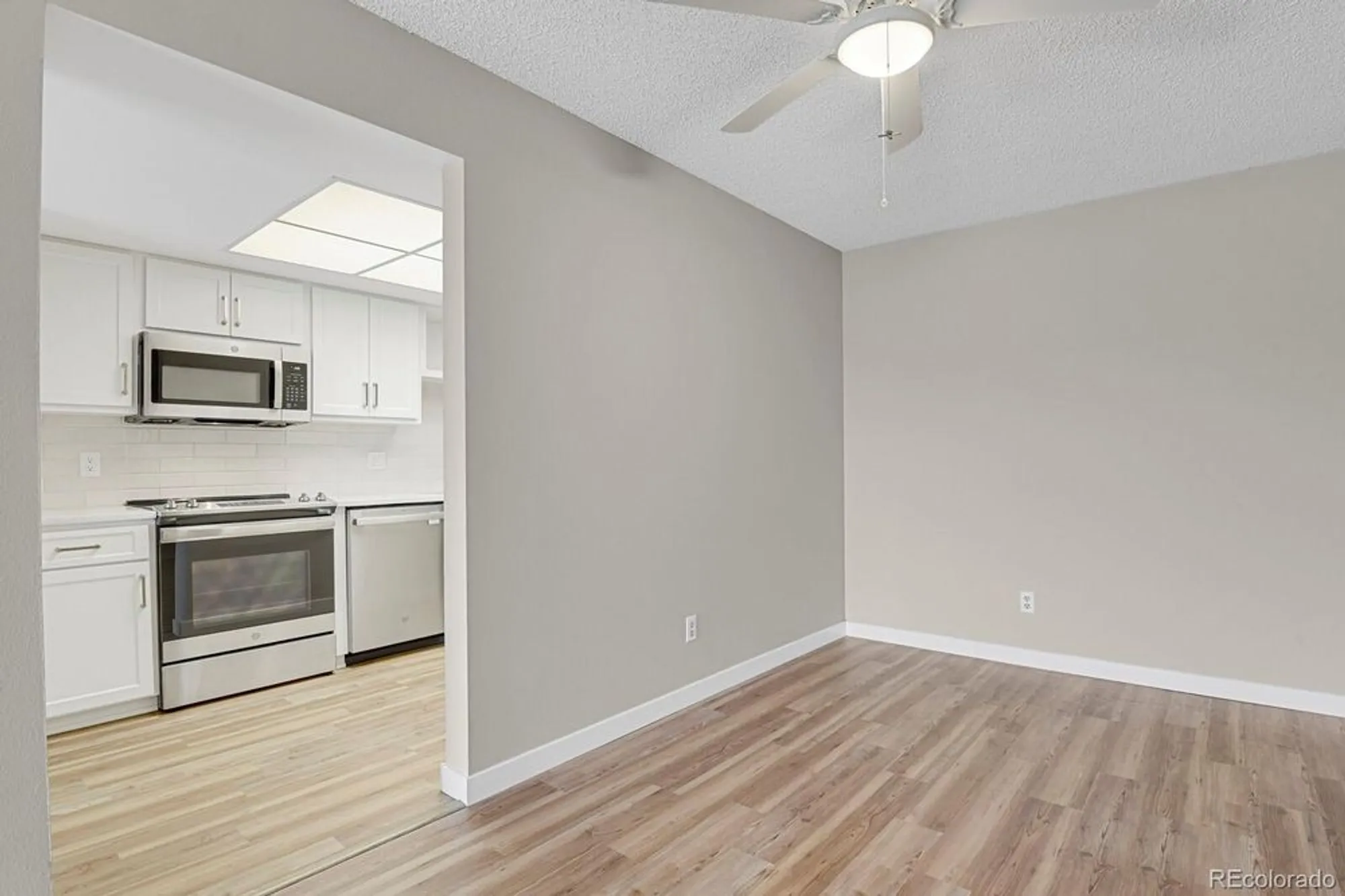 Property Slideshow image 2 of 22 | 14001 e marina dr 603, Aurora, CO, 80014