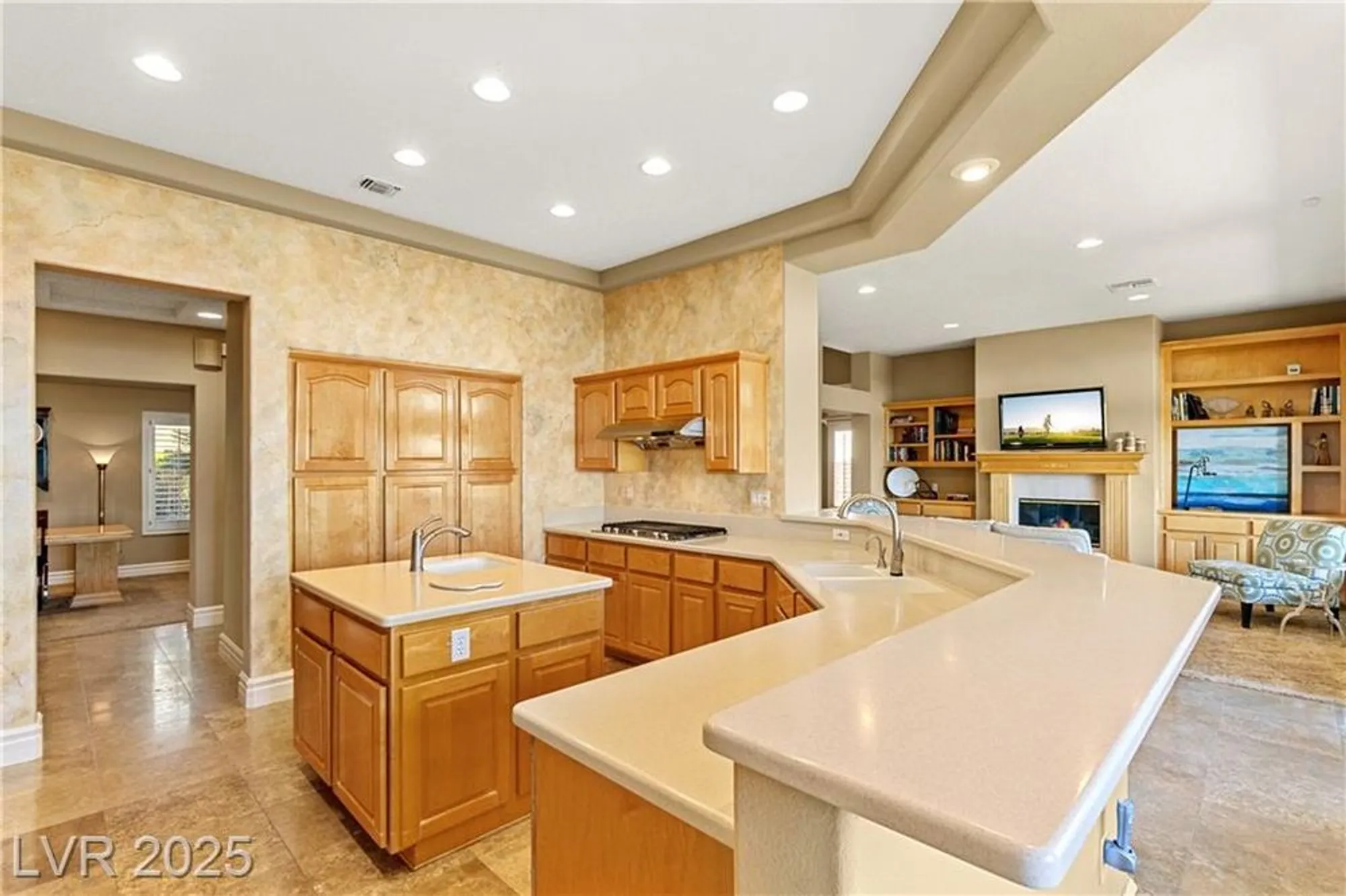Property Slideshow image 13 of 29 | 3024 highland falls dr, Las Vegas, NV, 89134