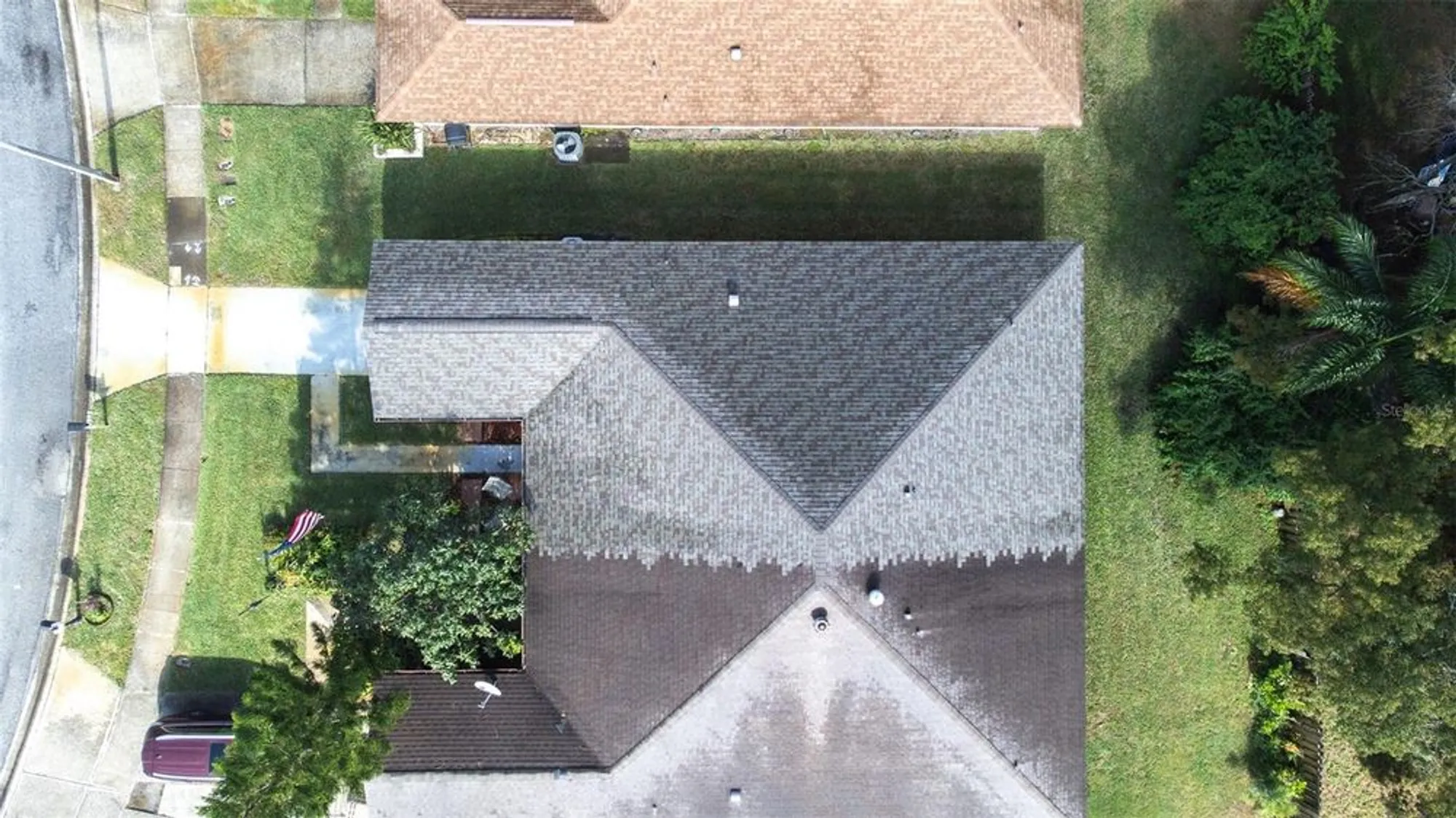 Property Slideshow image 45 of 62 | 3466 maclaren dr, Palm Harbor, FL, 34684