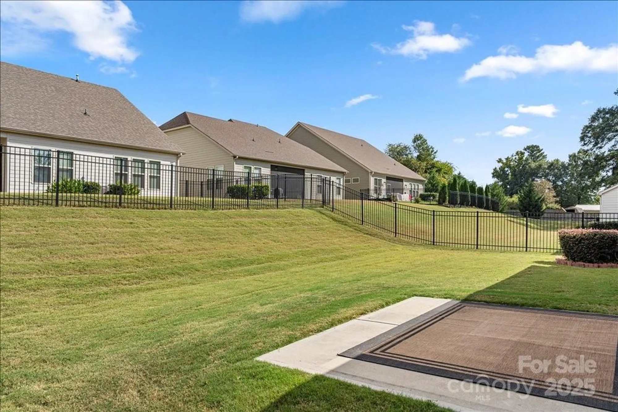 Property Slideshow image 25 of 31 | 9211 grisons ct, Charlotte, NC, 28278