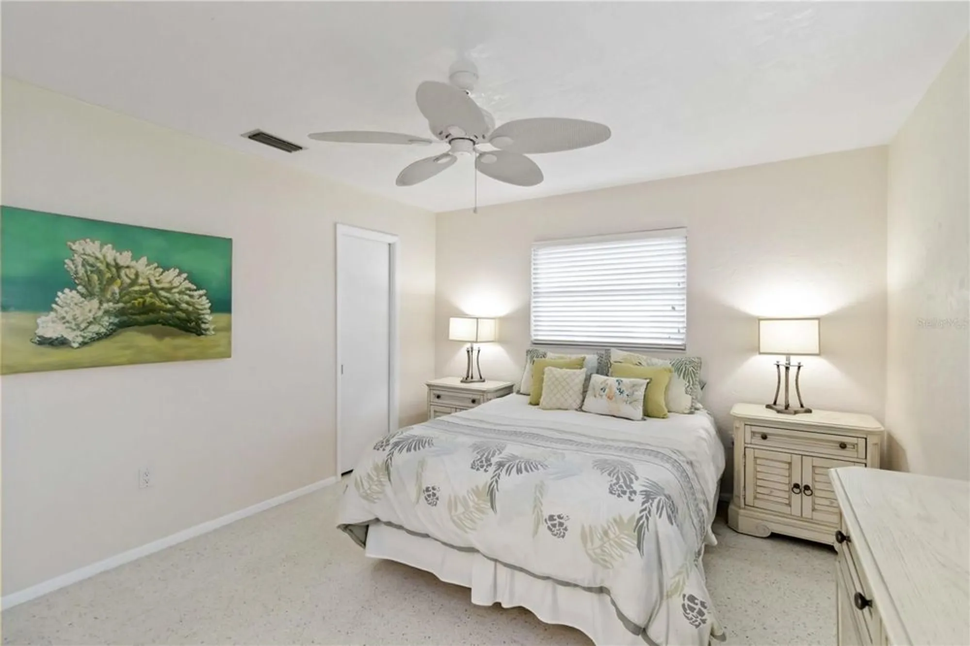 Property Slideshow image 16 of 66 | 3220 southfield ln 810, Sarasota, FL, 34239