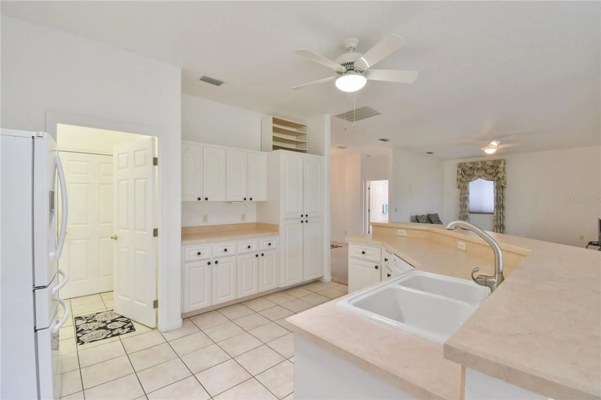 Property Slideshow image 9 of 30 | 5551 nw 25th loop, Ocala, FL, 34482