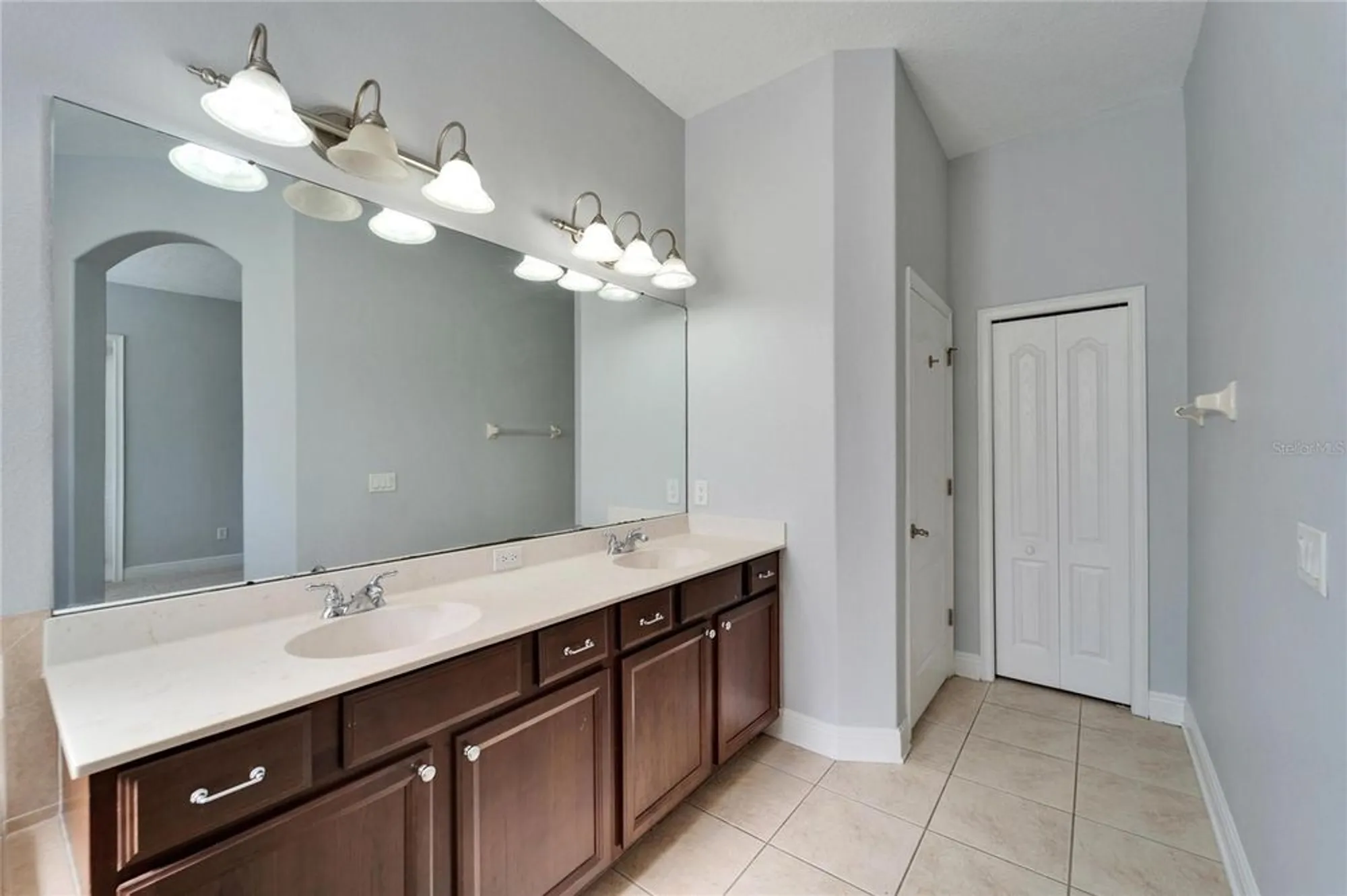 Property Slideshow image 43 of 100 | 410 manns harbor dr, Apollo Beach, FL, 33572