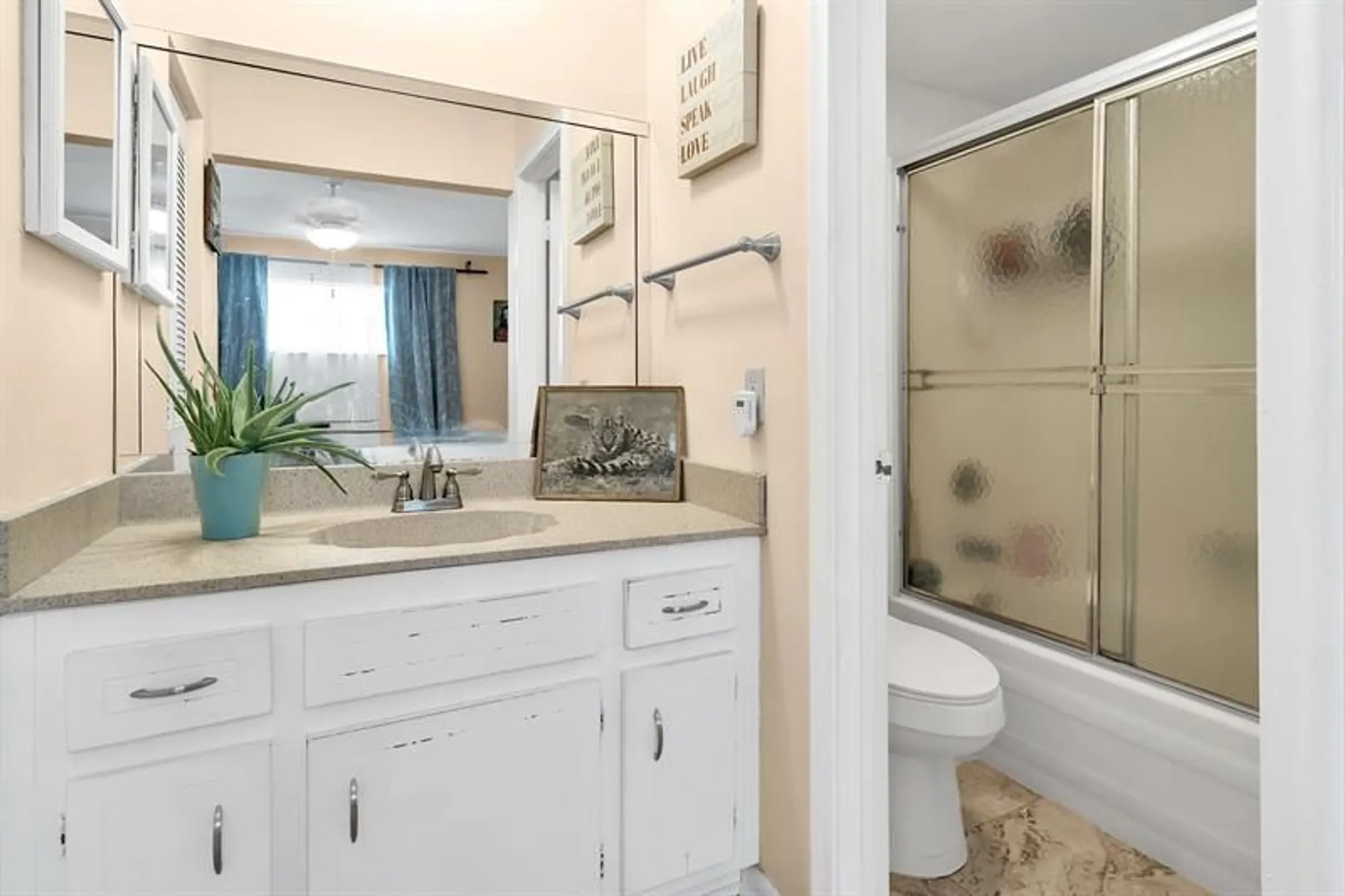 Property Slideshow image 29 of 43 | 3776 inverrary blvd 308r, Lauderhill, FL, 33319