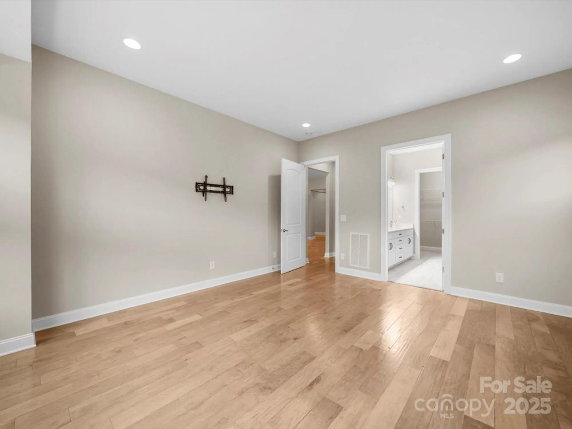 Property Slideshow image 11 of 44 | 253 stone mountain way, Denver, NC, 28037