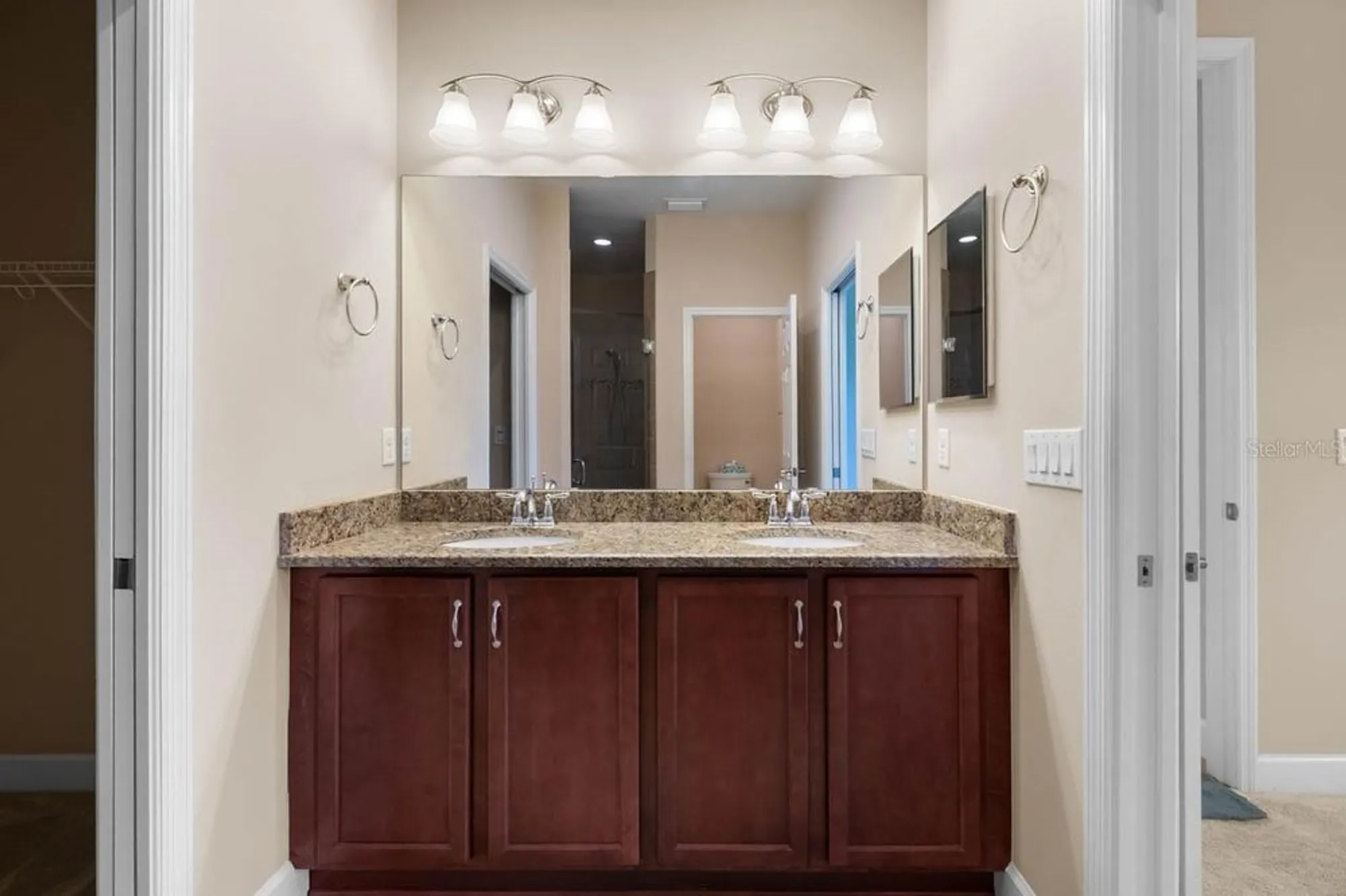 Property Slideshow image 18 of 60 | 809 chipper dr, Sun City Center, FL, 33573