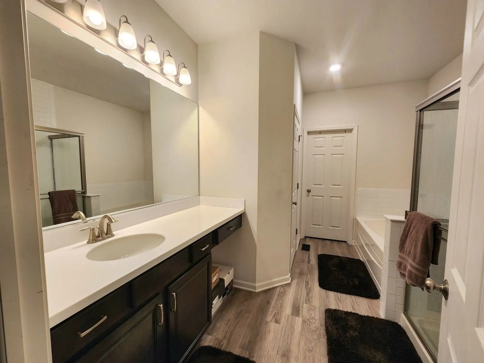 Property Slideshow image 11 of 29 | 2003 magenta ln, Algonquin, IL, 60102