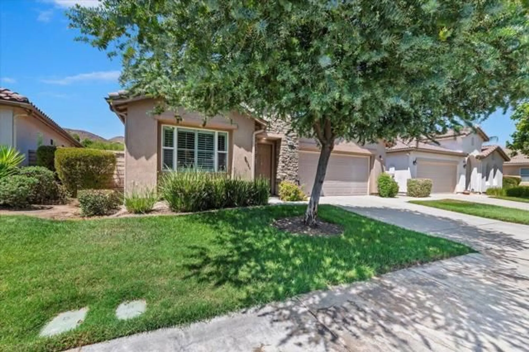 Property Slideshow image 8 of 37 | 28026 crystal spring dr, Menifee, CA, 92584