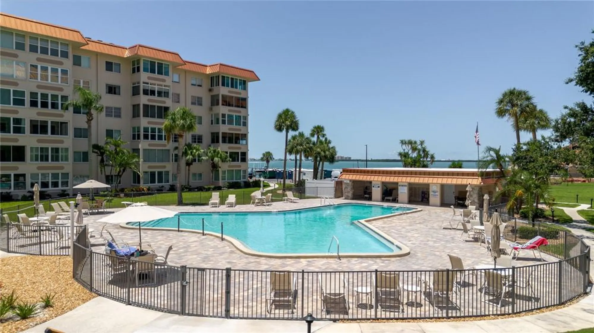 Property Slideshow image 2 of 14 | 632 edgewater dr unit 238, Dunedin, FL, 34698