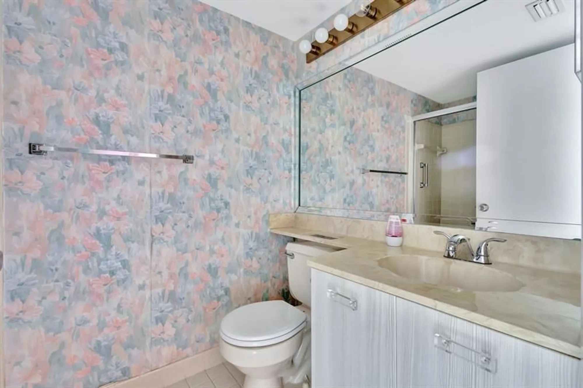 Property Slideshow image 14 of 45 | 7650 tahiti ln 102, Lake Worth, FL, 33467