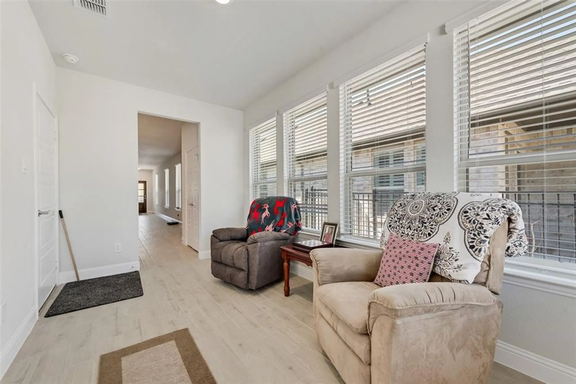 Property Slideshow image 24 of 32 | 2817 livestock dr, Midlothian, TX, 76065