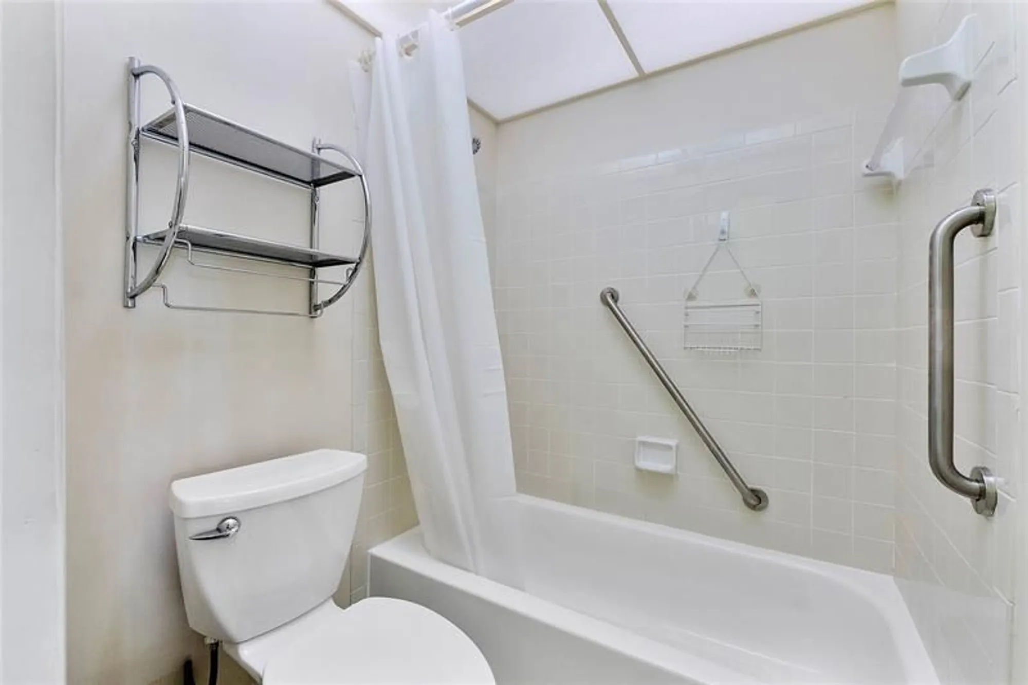 Property Slideshow image 23 of 50 | 6890 royal palm blvd 102h, Margate, FL, 33063