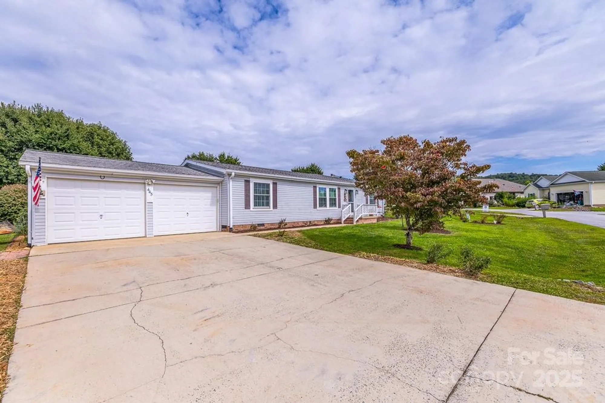 Property Slideshow image 4 of 43 | 445 riverwind dr, Hendersonville, NC, 28739